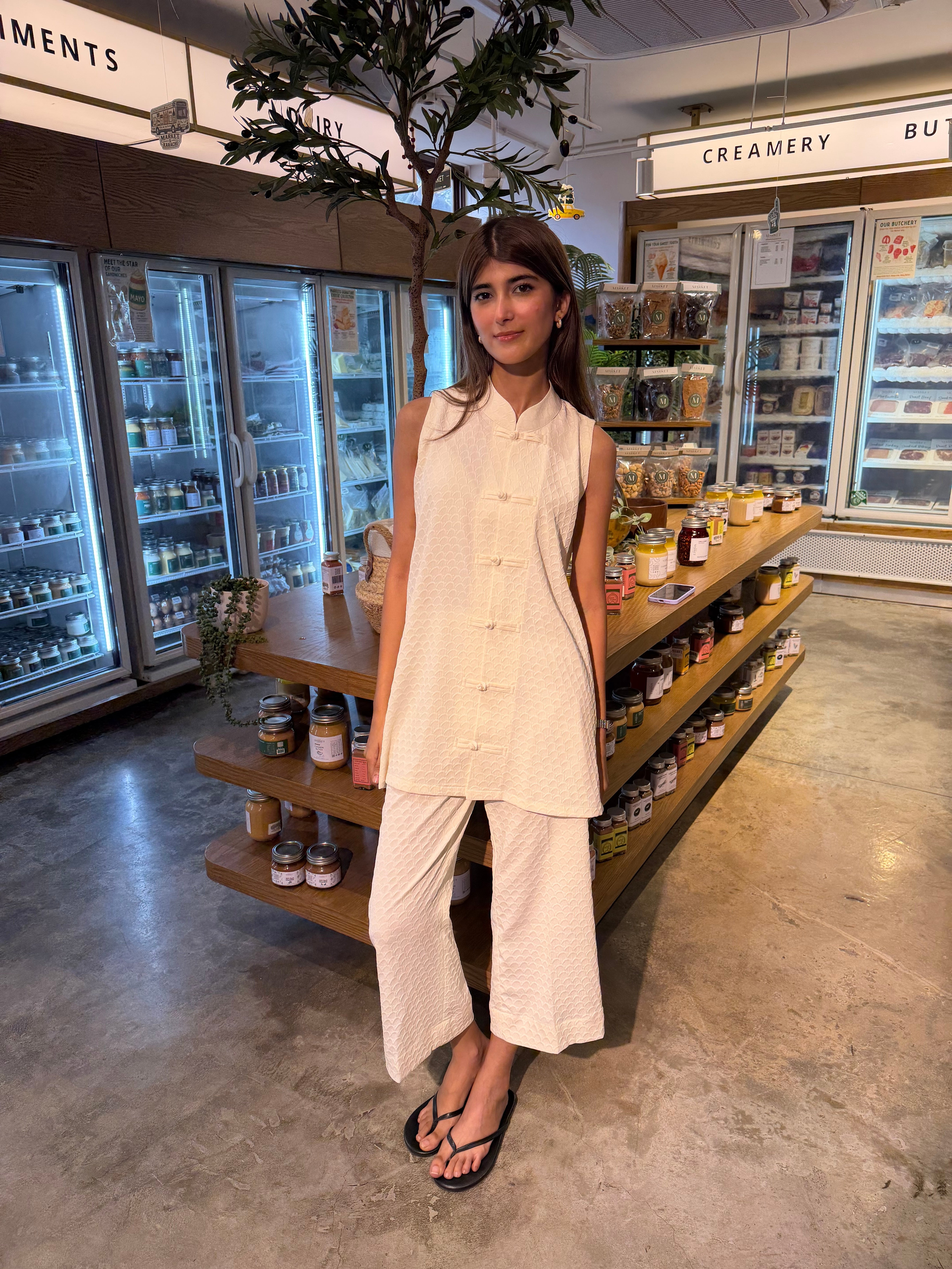 White Mandarin Sleeveless Set
