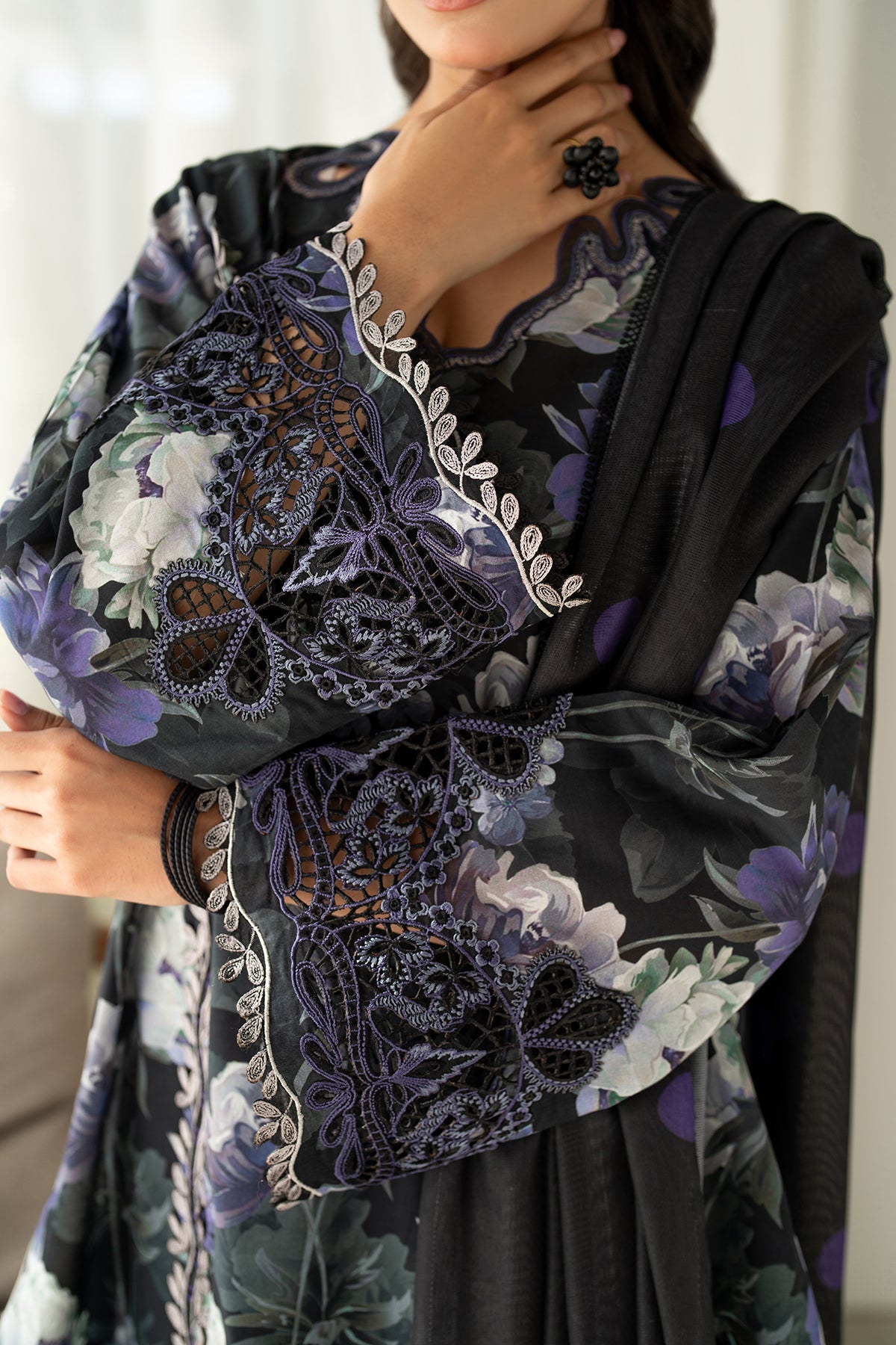 EMBROIDERED PRINTED LAWN UF-4093