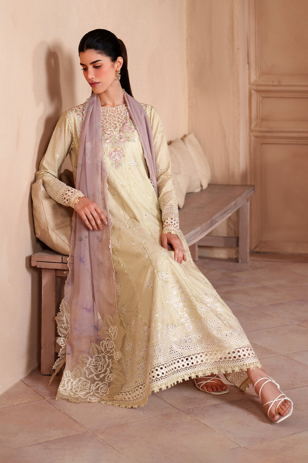EL-10 Embroidered Lawn