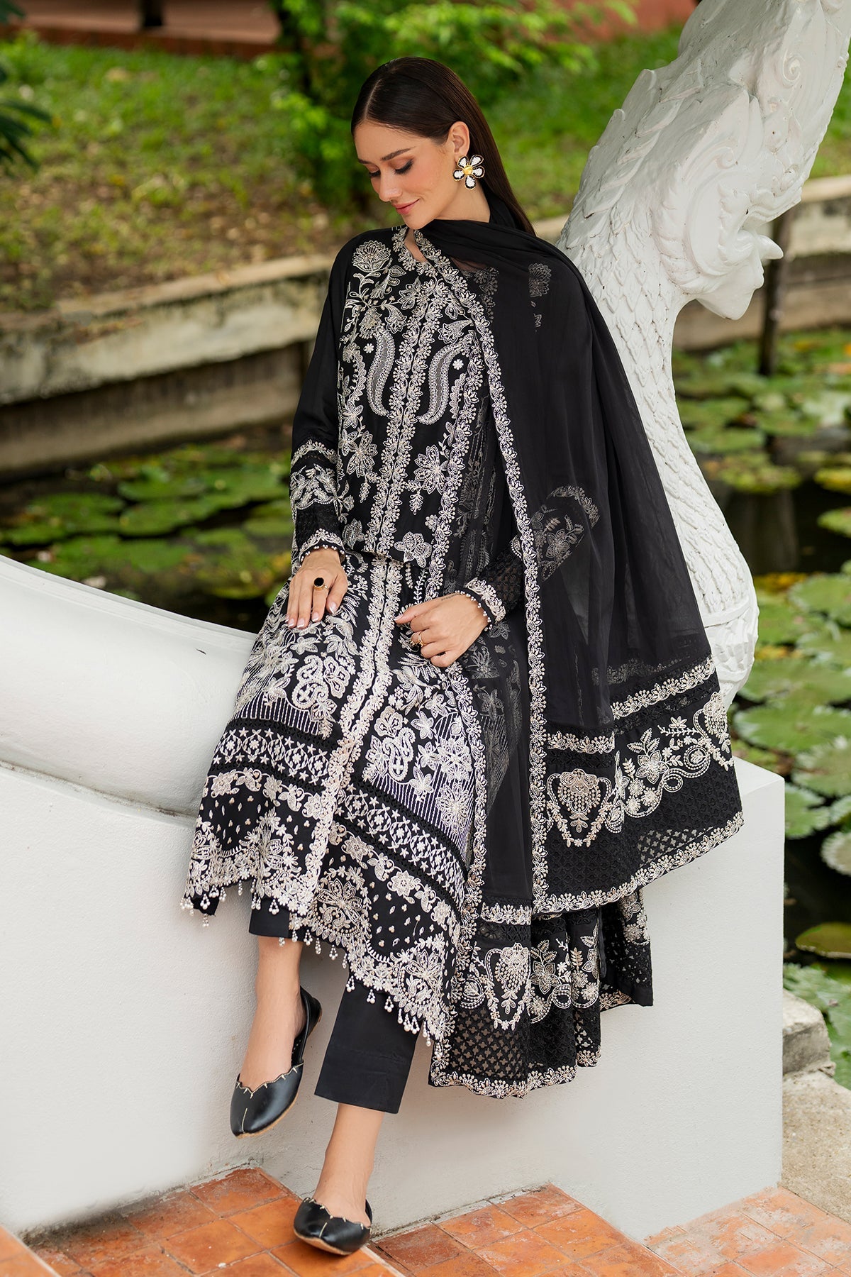 EMBROIDERED LAWN UF-4197