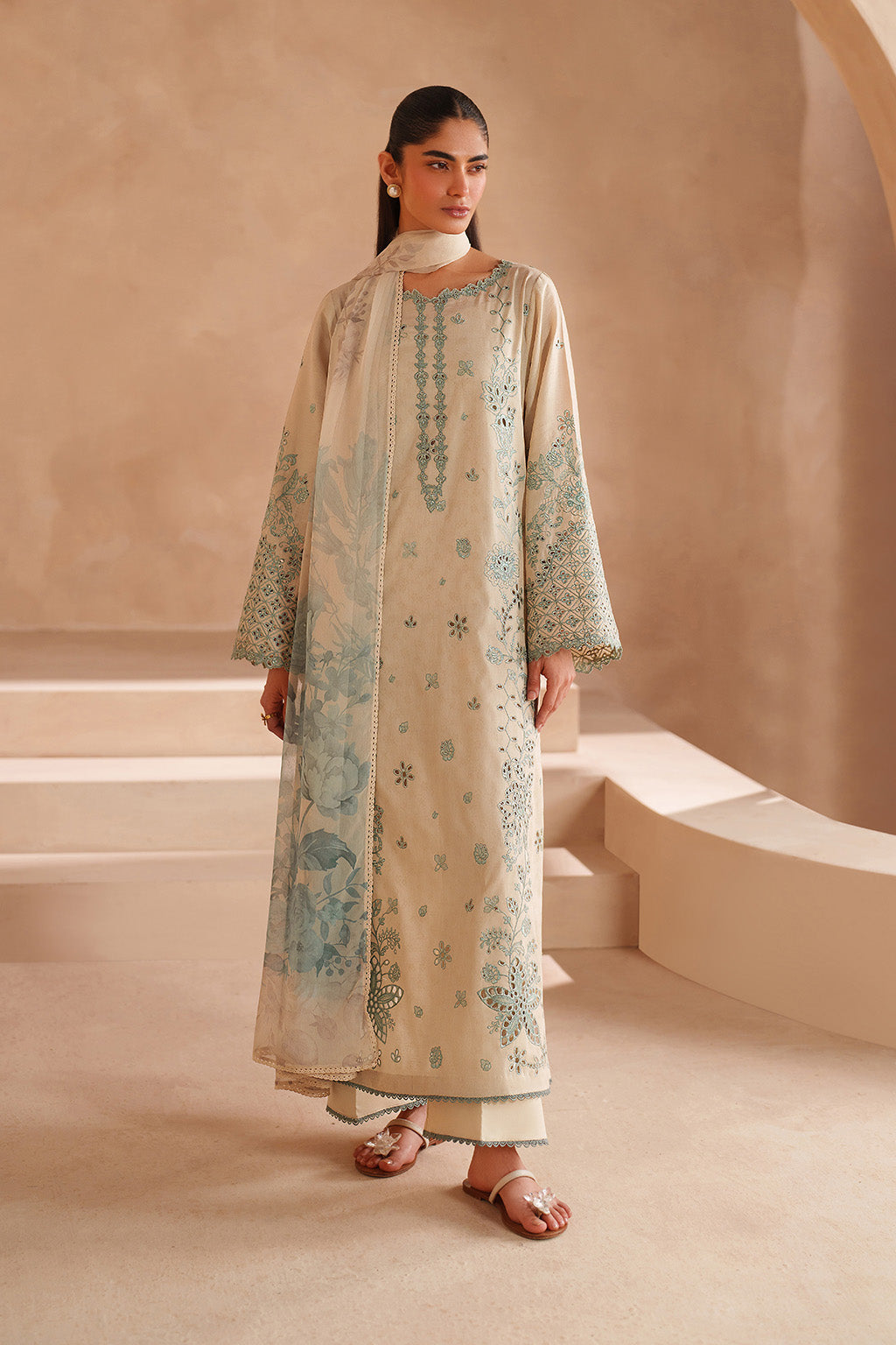 UE-605 Embroidered Lawn