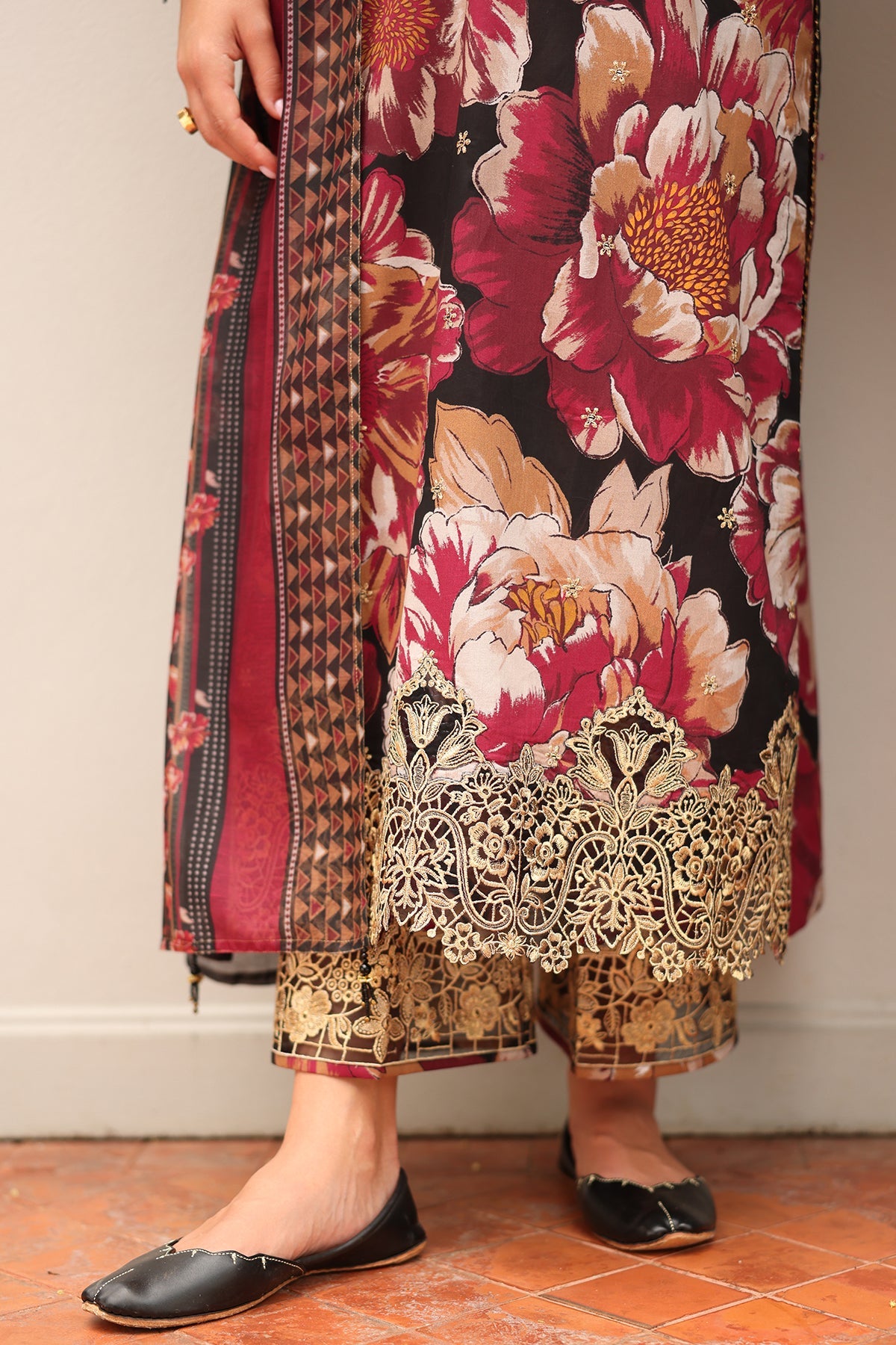 EMBROIDERED PRINTED LAWN SF-4255
