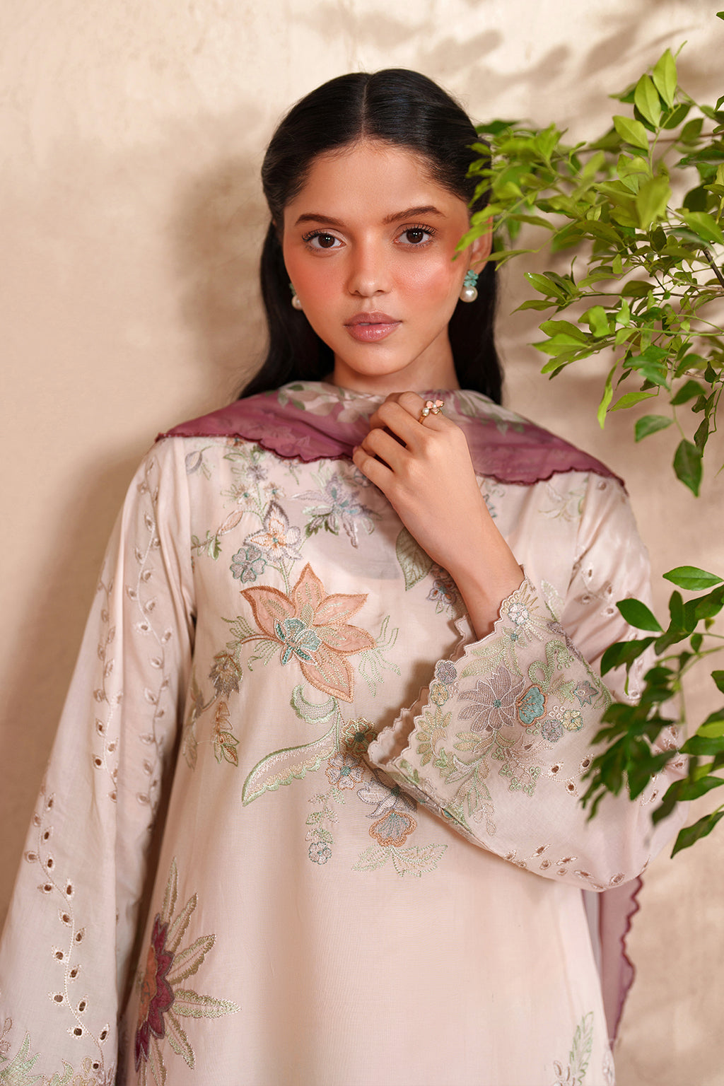 EL-04 Embroidered Lawn