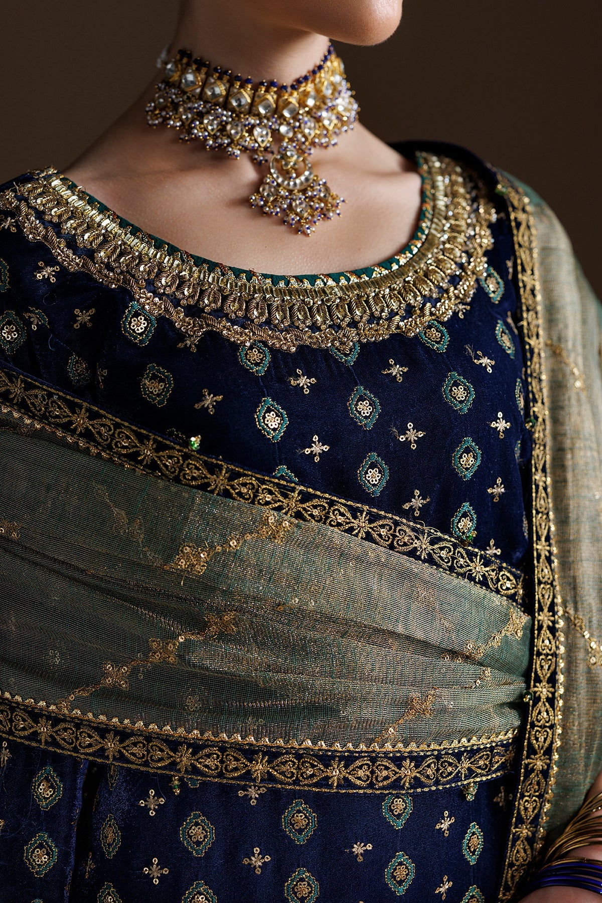 EMBROIDERED VELVET SF-4551
