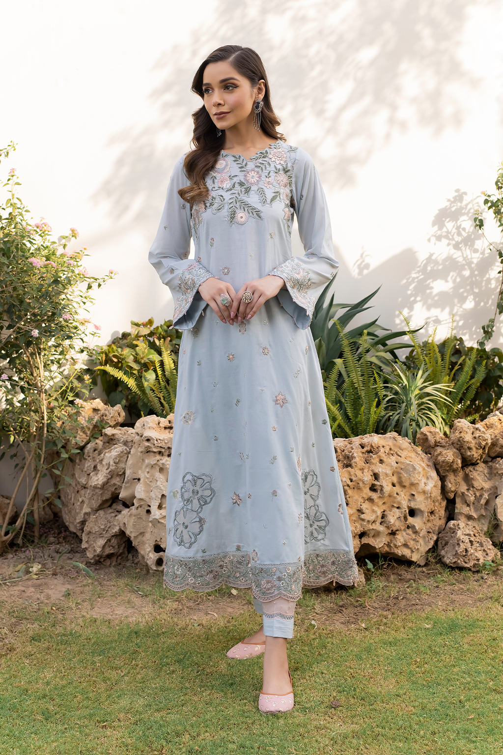 UE-145 Embroidered Lawn
