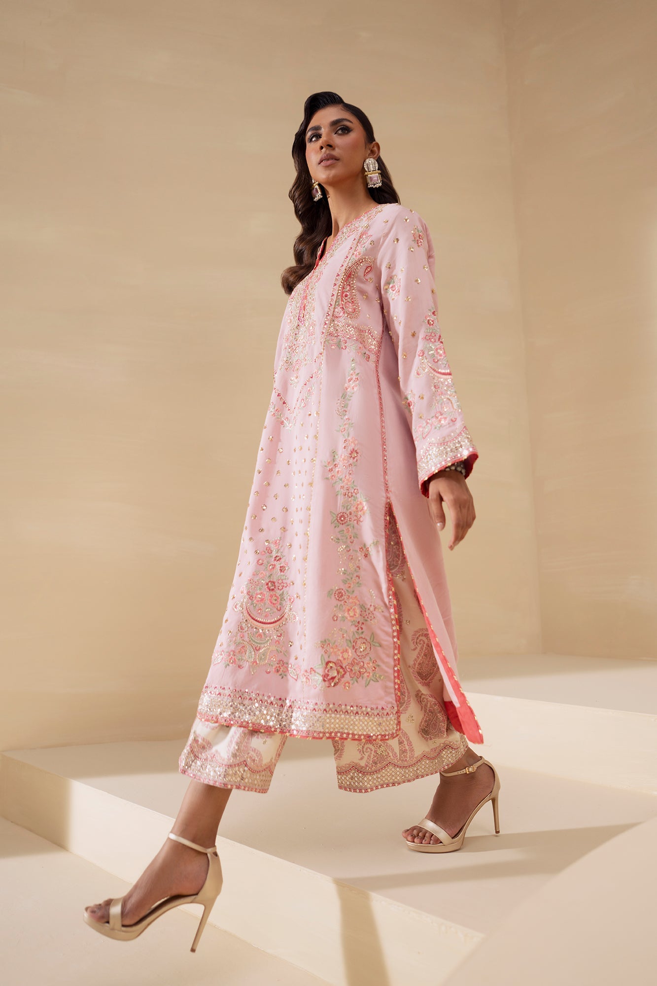 EMBROIDERED SUIT (E0909/104/427)