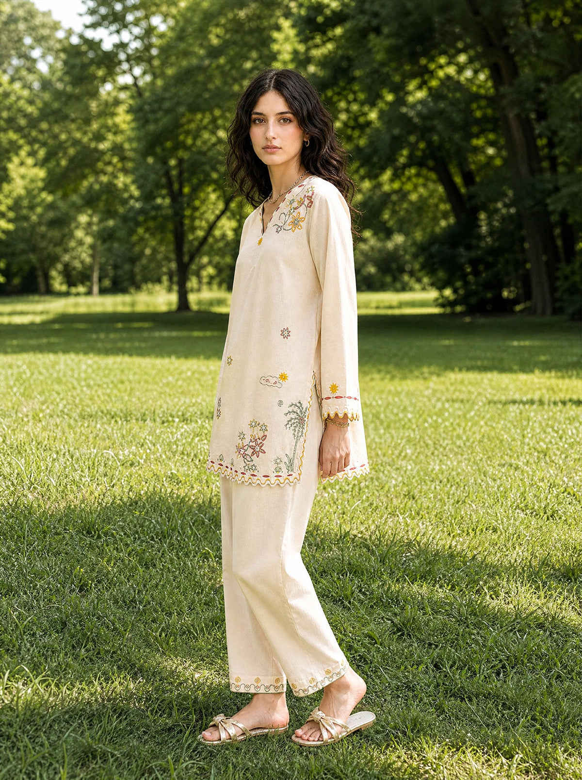 SS26DC-2622 CREAM 2PCS EMBROIDERED KURTA WITH TROUSER
