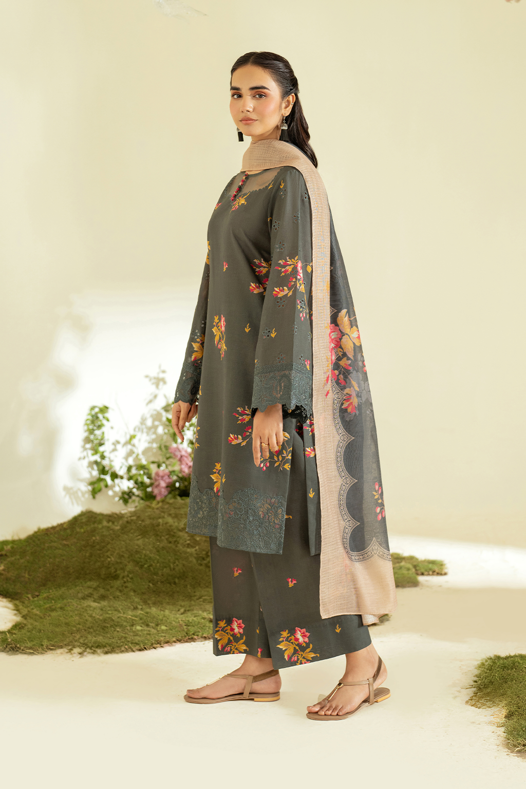 UE-452 Printed Lawn