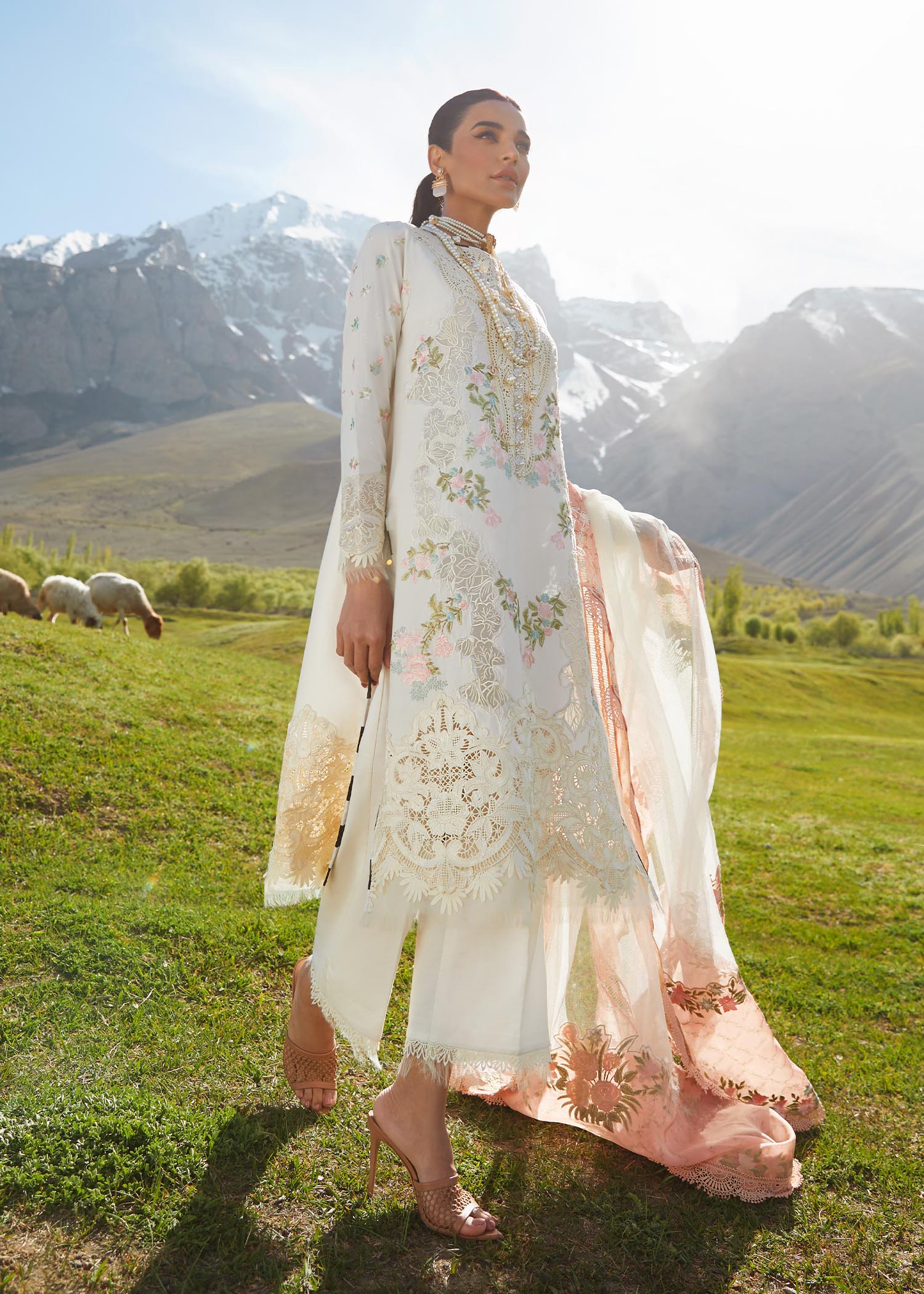 https://cdn.shopify.com/s/files/1/0634/9714/2487/products/72_40be1c7d-0640-49a3-8130-63b32bac4f41.jpg?v=1686997751