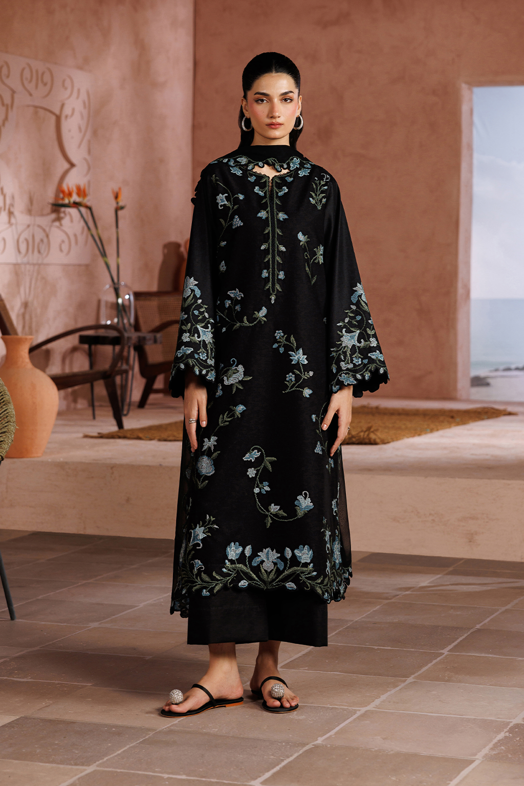 UE-695 Embroidered Lawn