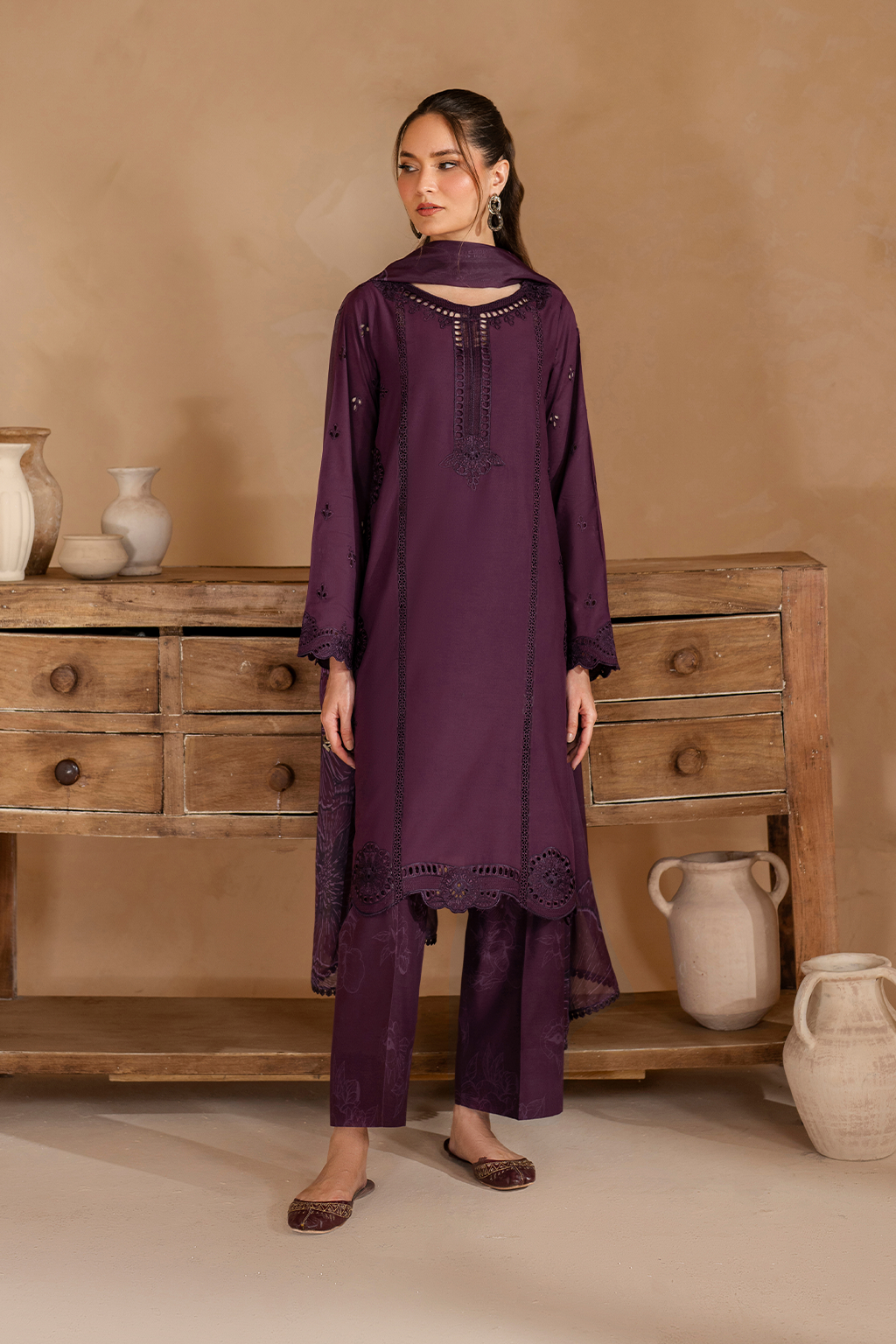 UE-467 Embroidered Lawn