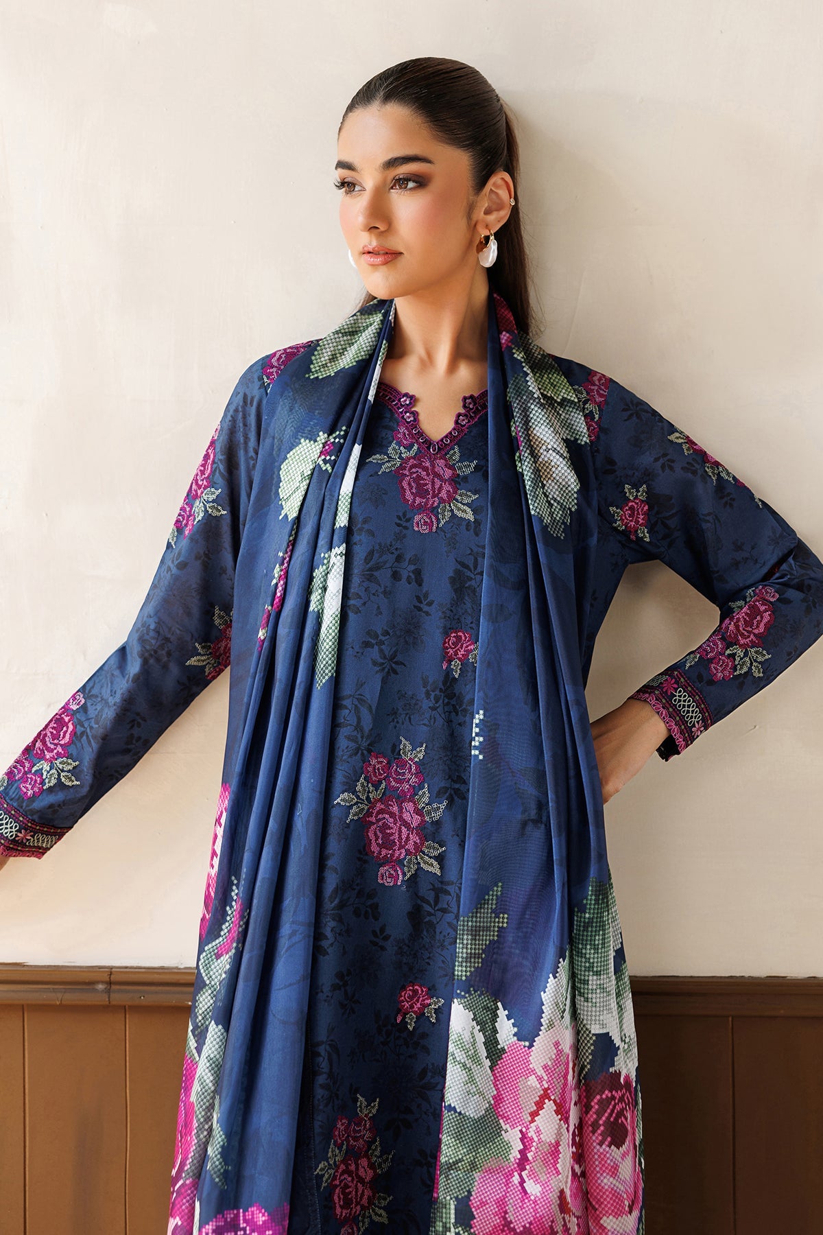 EMBROIDERED LAWN UF-4497