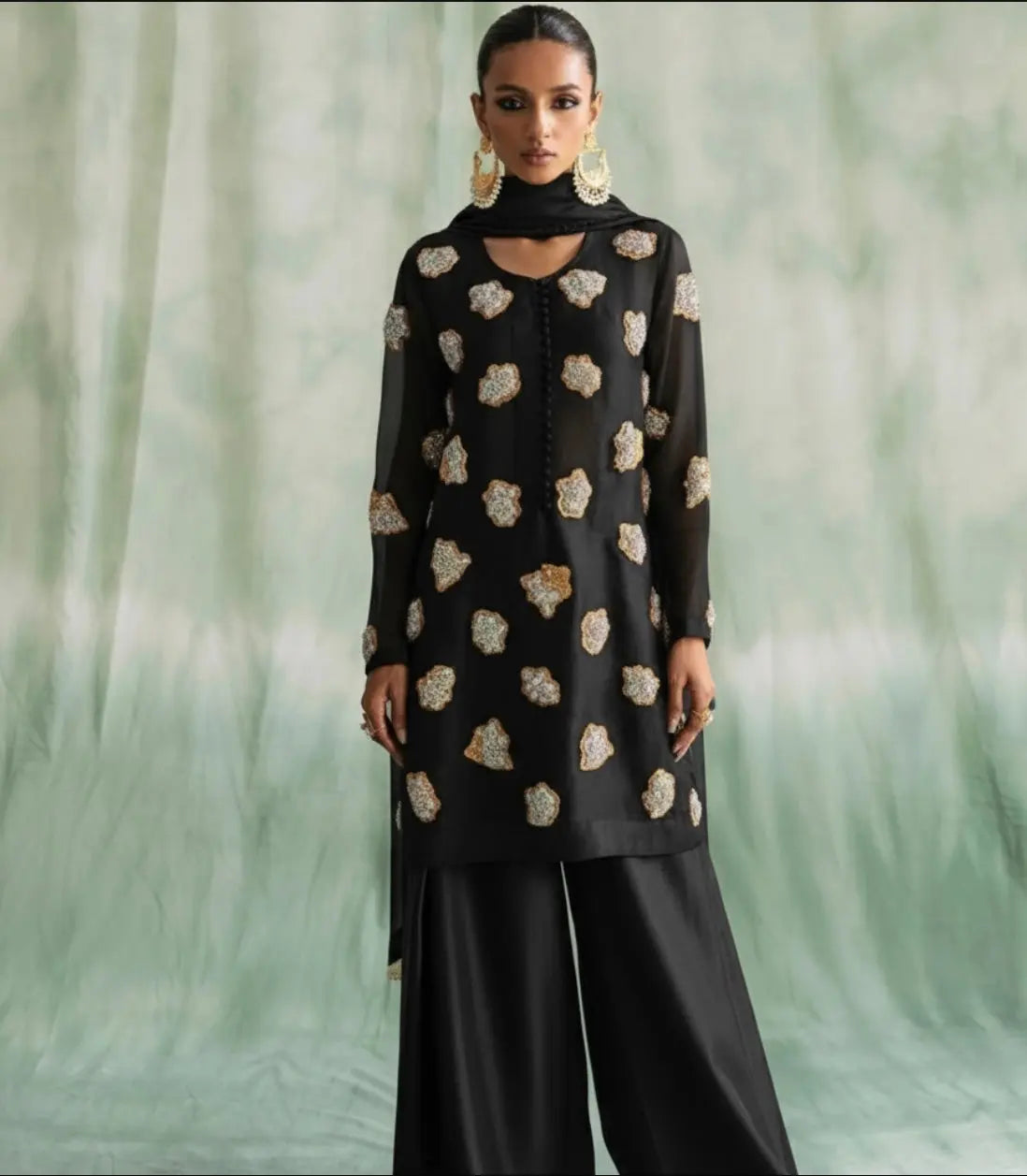 Pearls-Festive Black Edition
