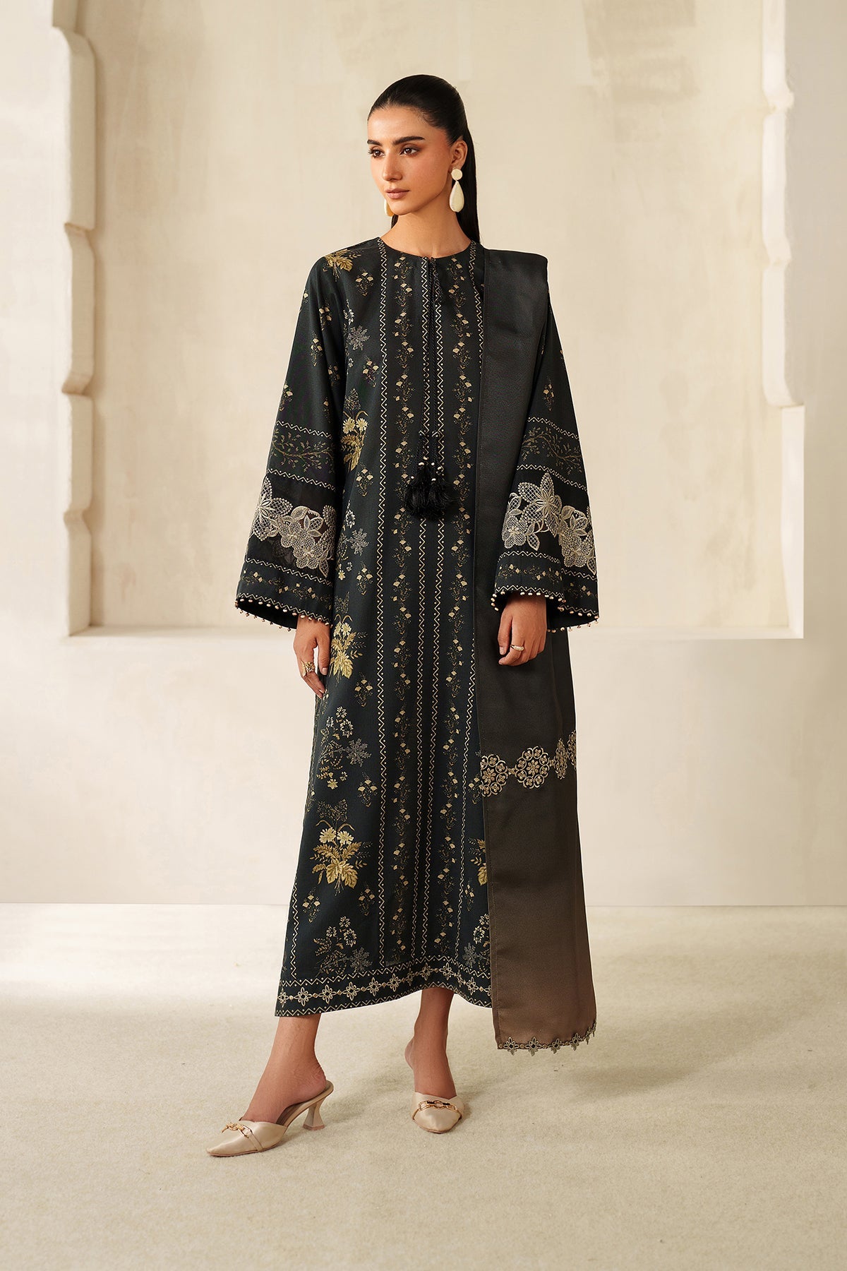 EMBROIDERED KHADDAR SF-4332