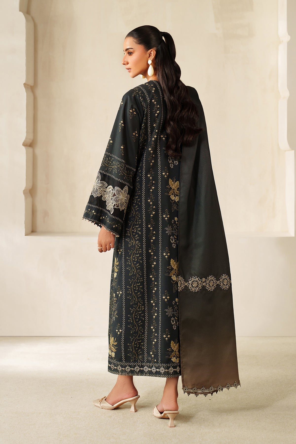 EMBROIDERED KHADDAR SF-4332
