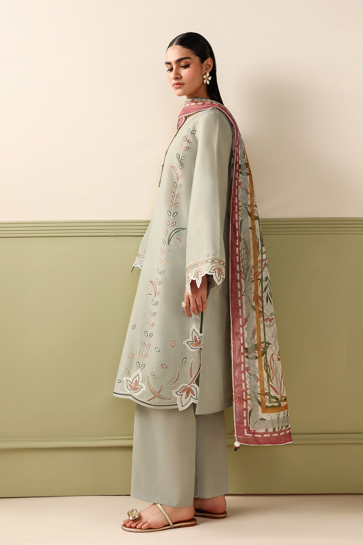 EMBROIDERED LAWN USE-9355
