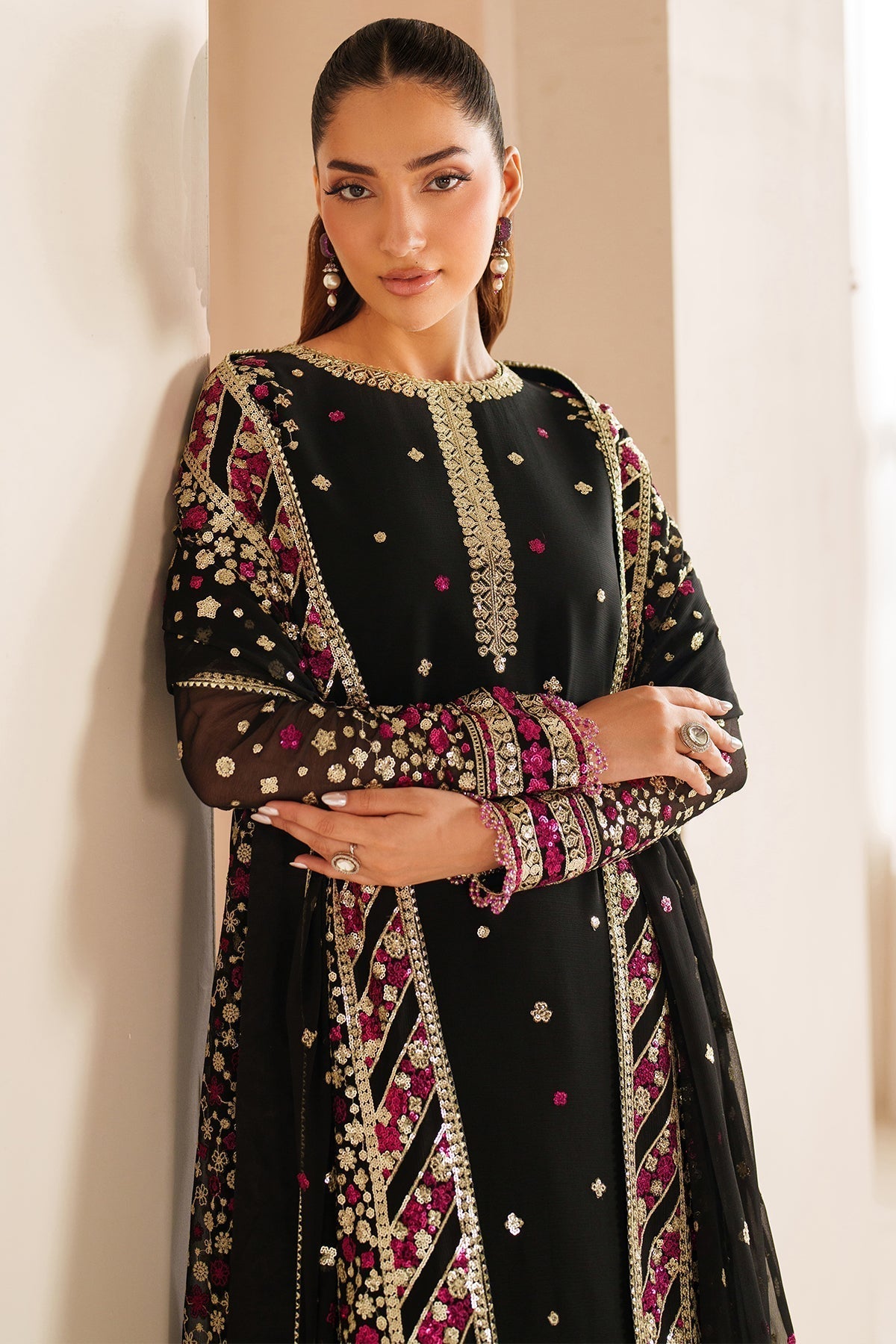 Farasha – Black Cascade Style