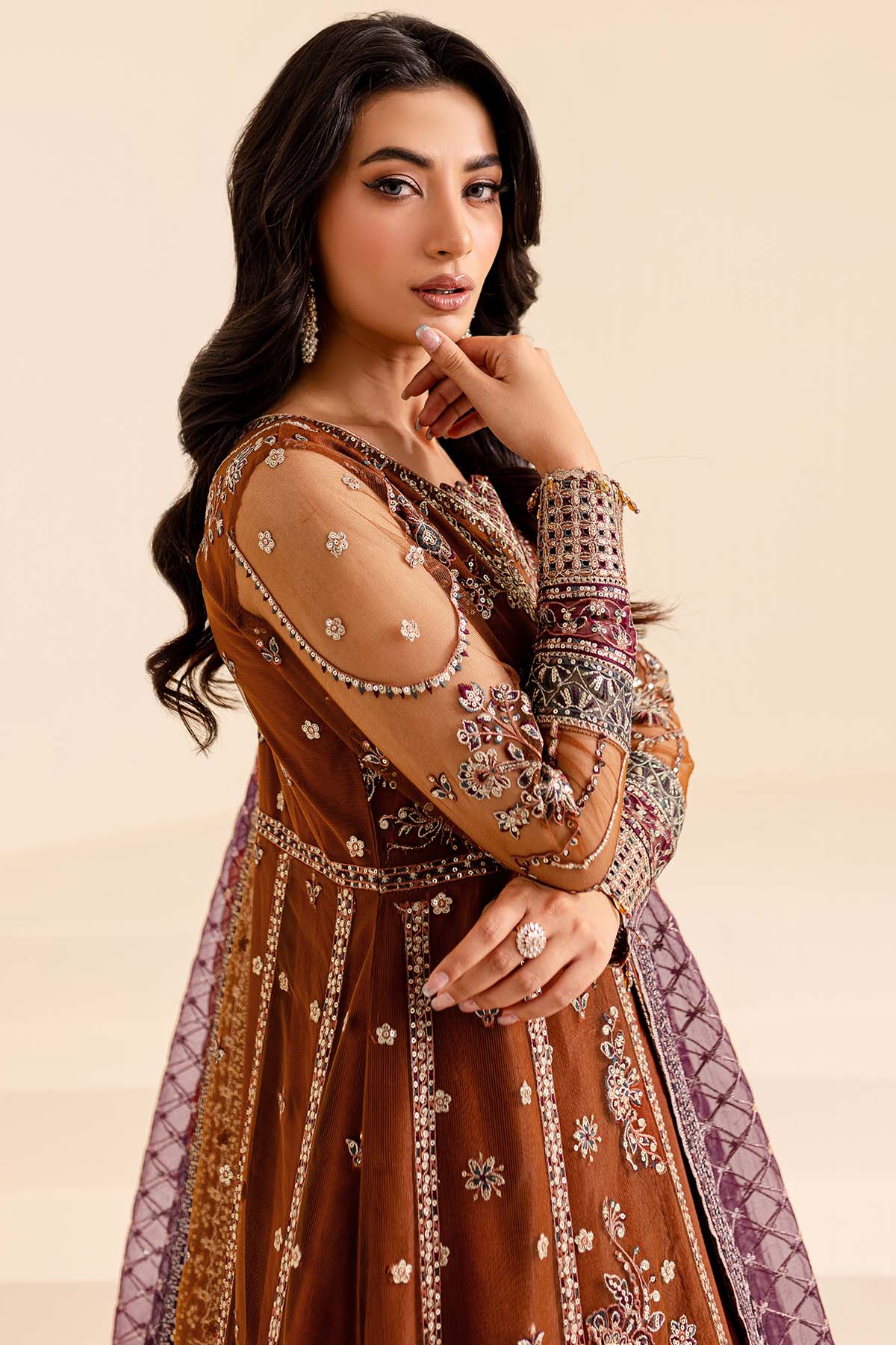 Farasha – Crimson Allure Style