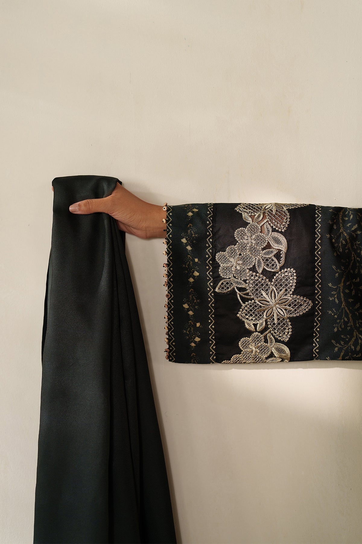 EMBROIDERED KHADDAR SF-4332