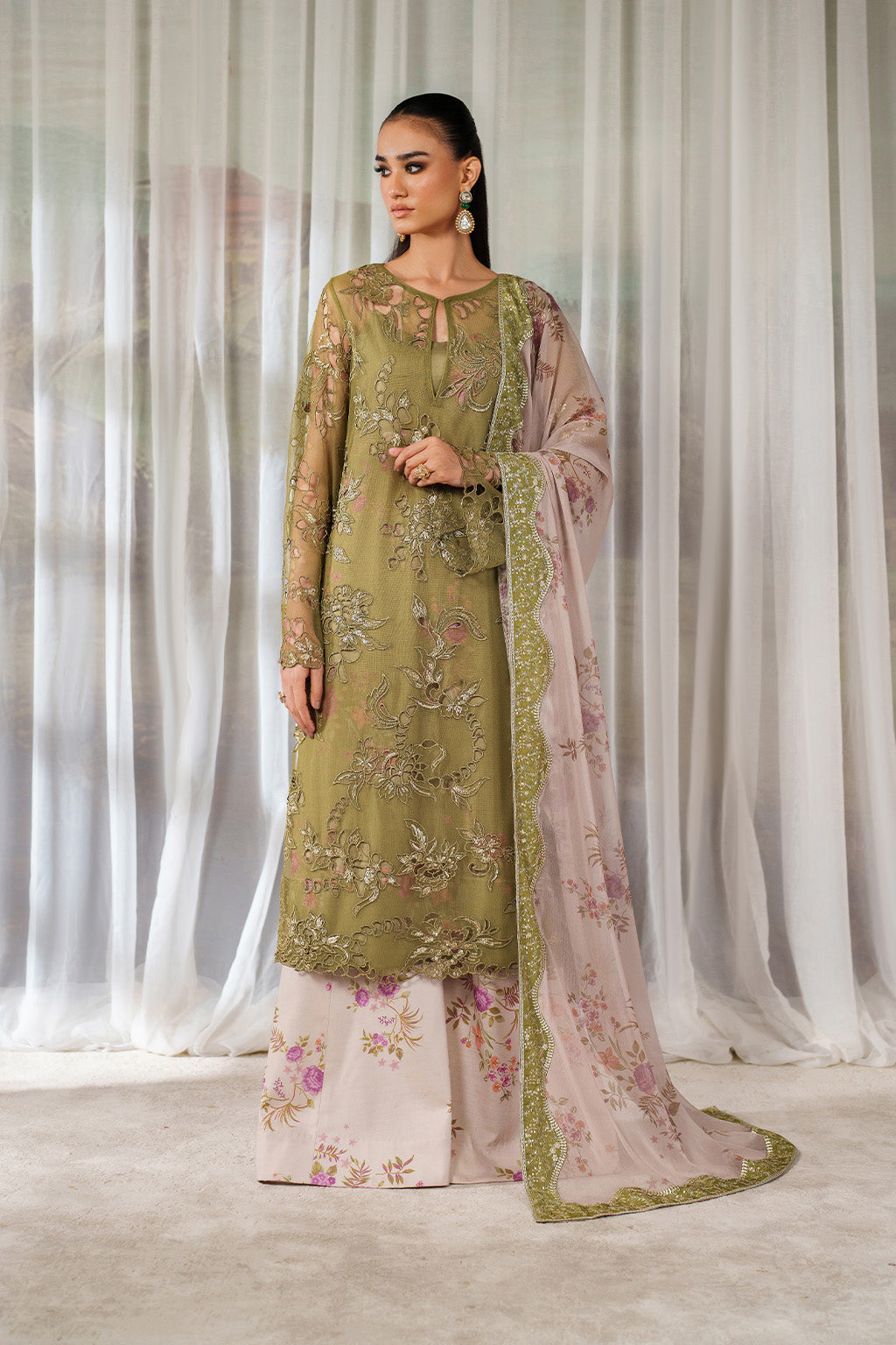 UE-543 Printed Formals
