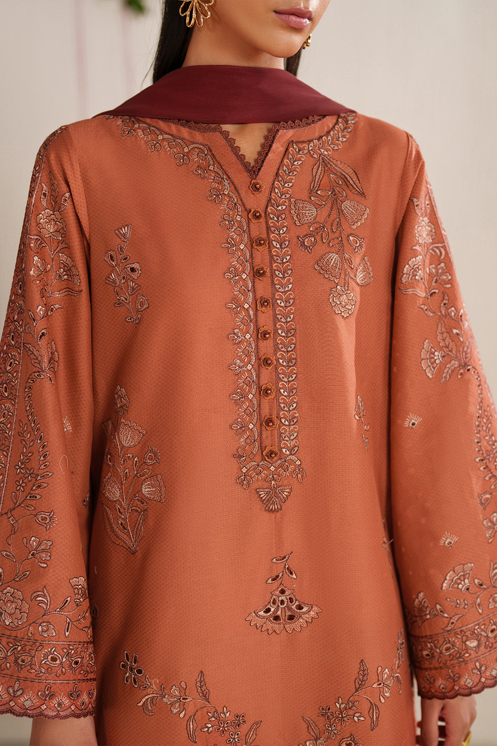 UE-604 Embroidered Lawn
