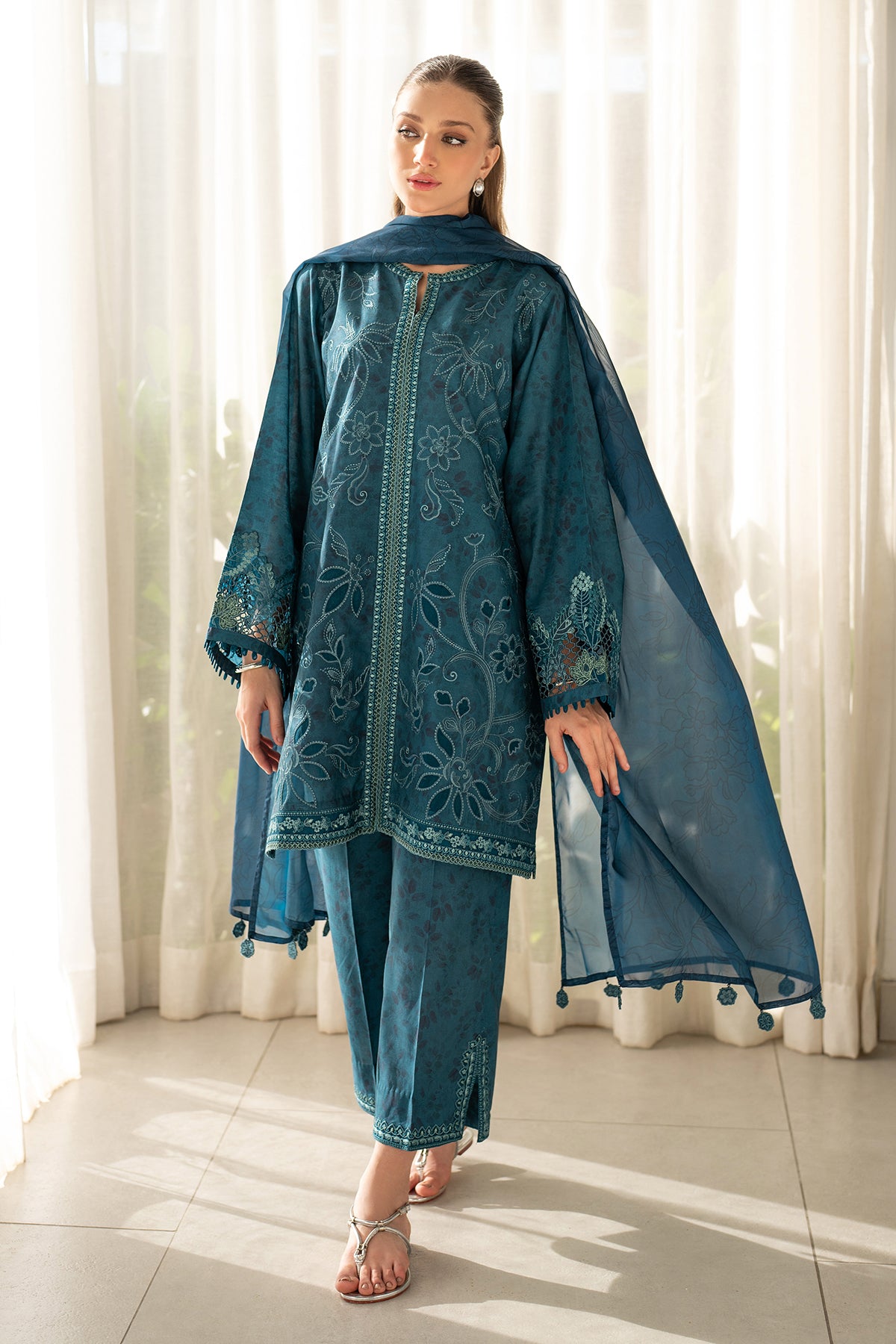 EMBROIDERED PRINTED LAWN UF-4097