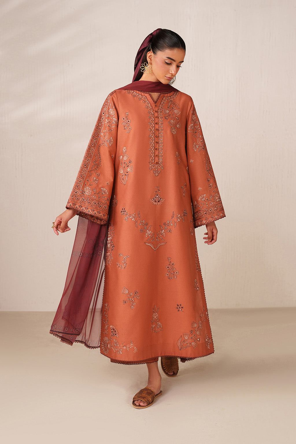 UE-604 Embroidered Lawn