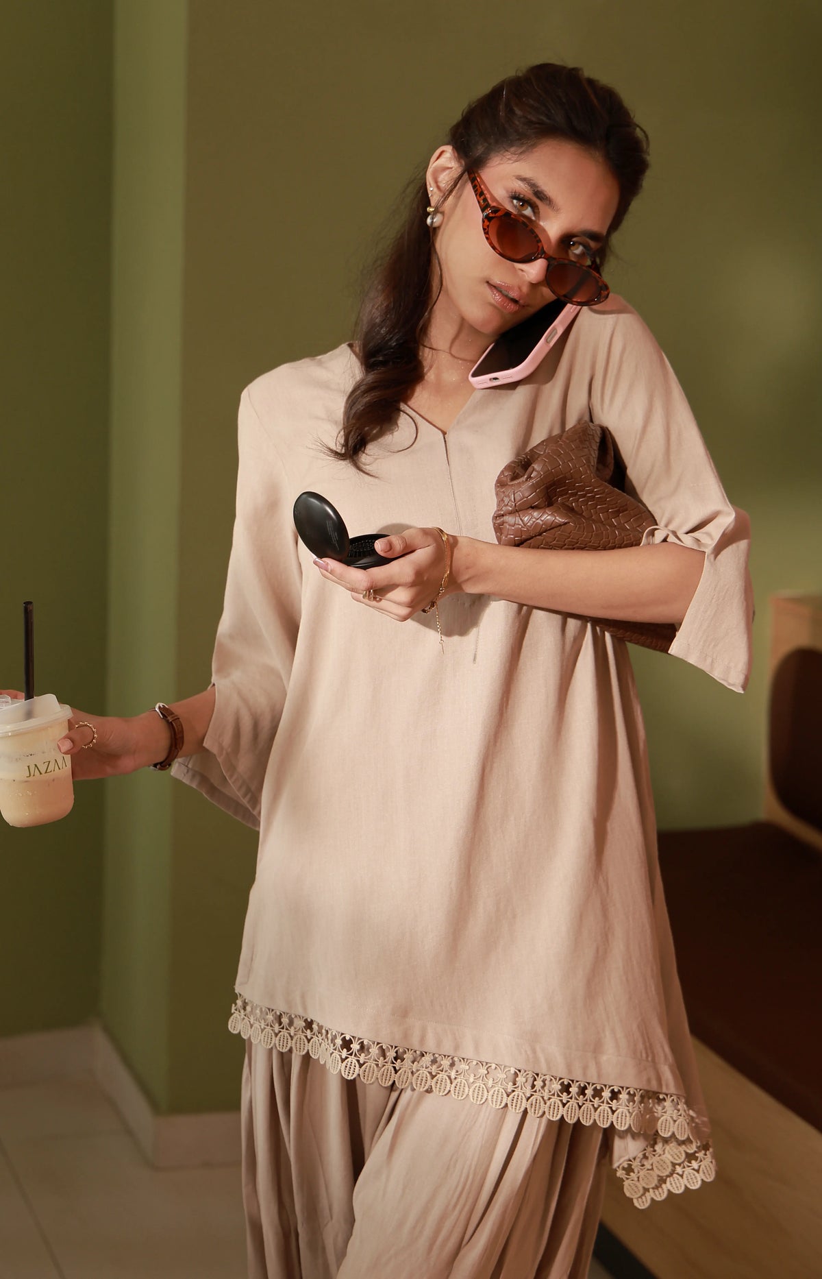Biscuits & Beige
