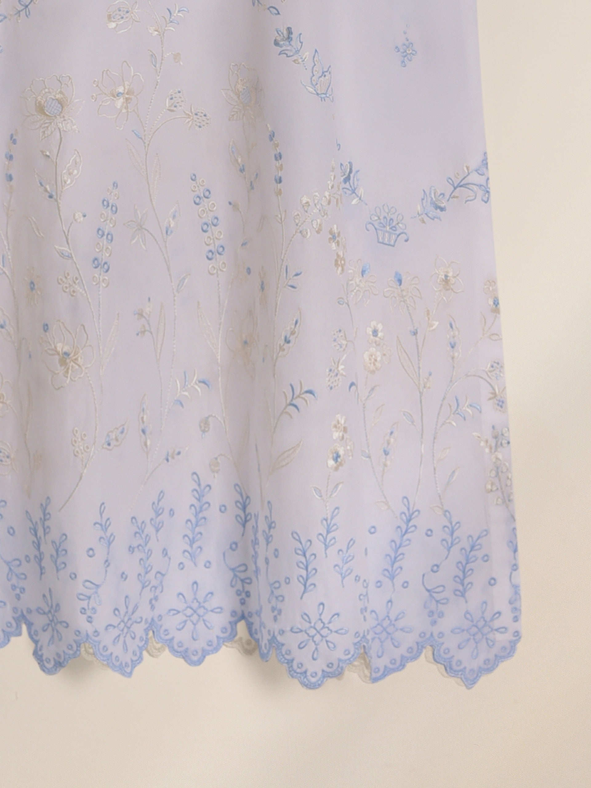https://cdn.shopify.com/s/files/1/0252/1160/0992/files/8F4630C7-78CE-4F86-9461-DDE3BE87C666.jpg?v=1753342470