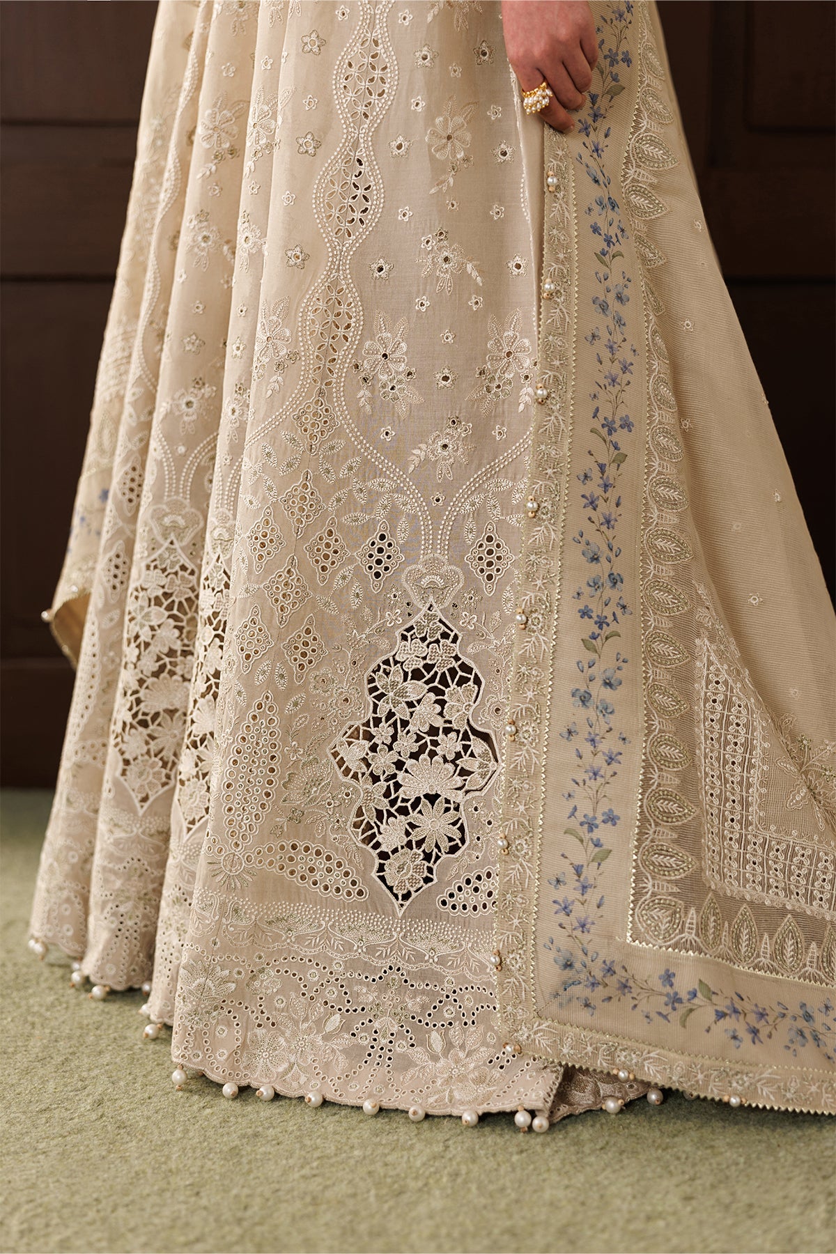 EMBROIDERED LAWN EL26-D03 STITCHED