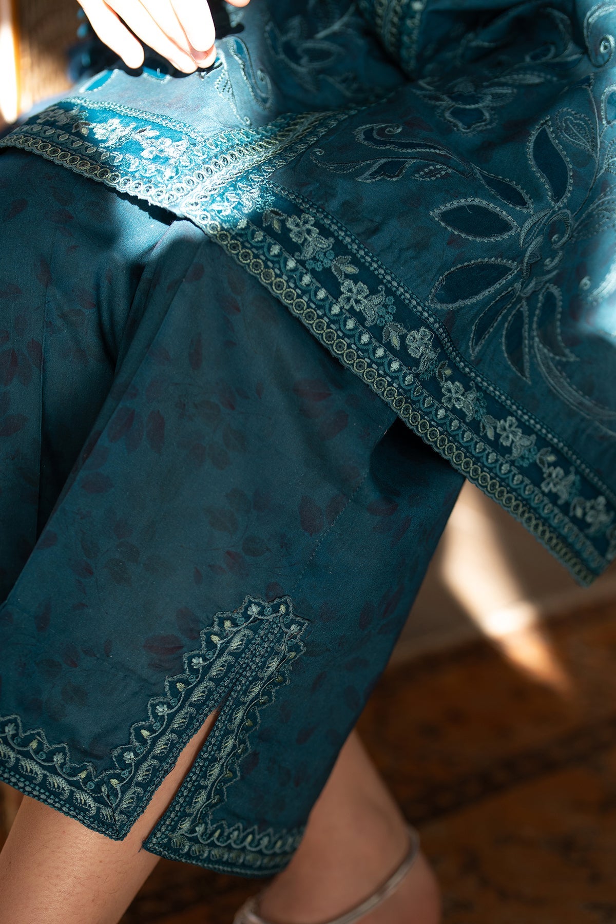 EMBROIDERED PRINTED LAWN UF-4097