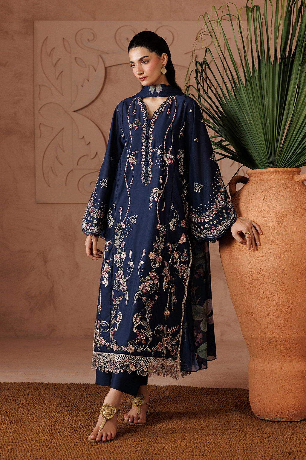 UE-694 Embroidered Lawn