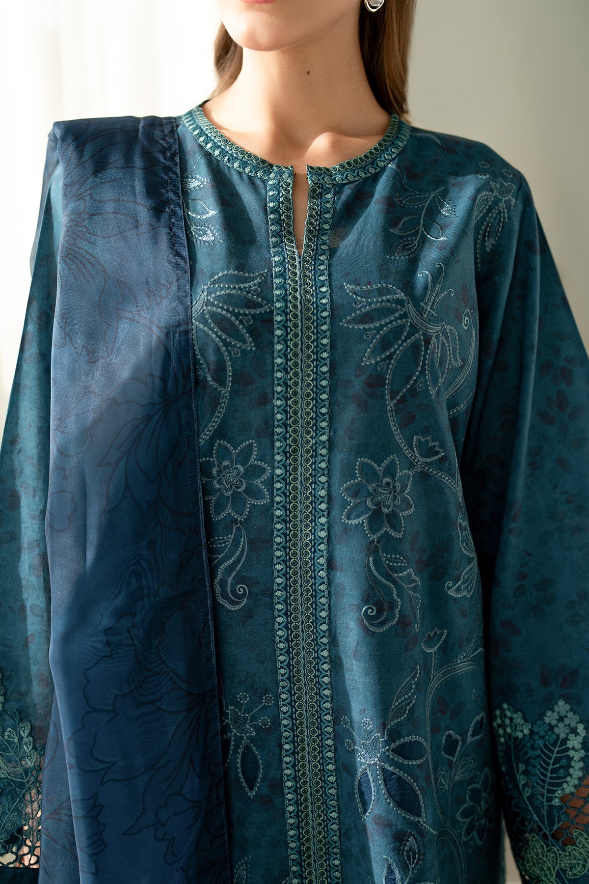 EMBROIDERED PRINTED LAWN UF-4097