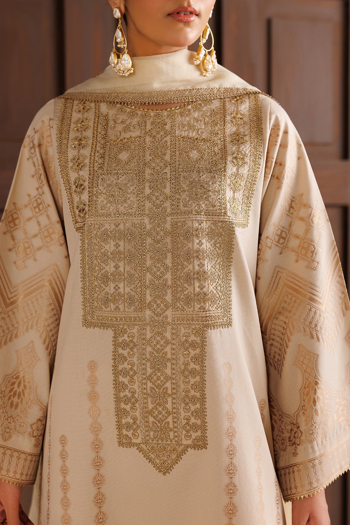 EMBROIDERED ZARRI JACQUARD SF-4508