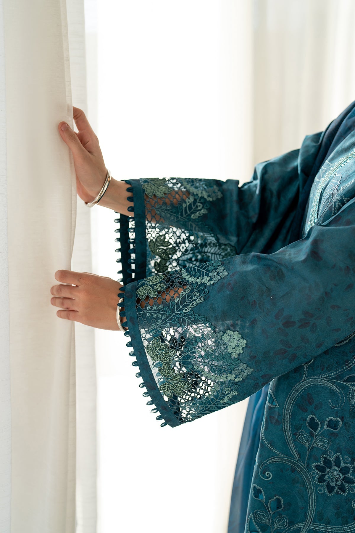EMBROIDERED PRINTED LAWN UF-4097