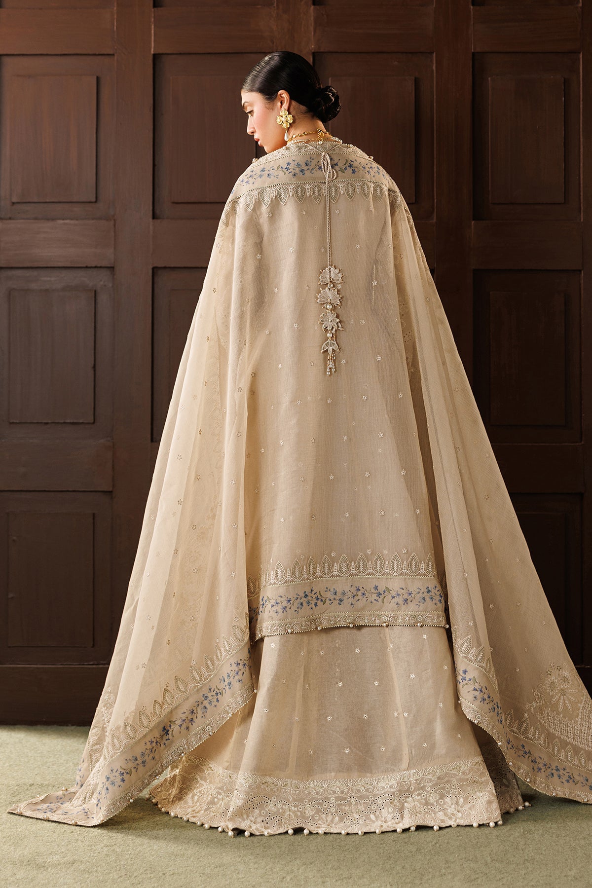 EMBROIDERED LAWN EL26-D03 STITCHED