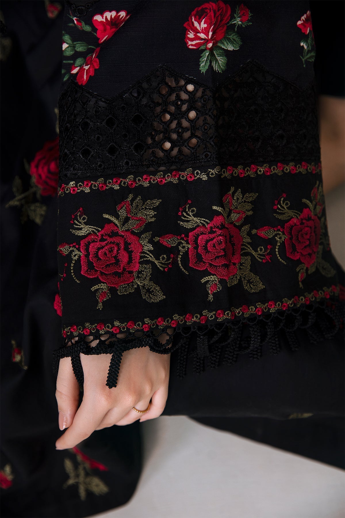 EMBROIDERED LAWN SF-361