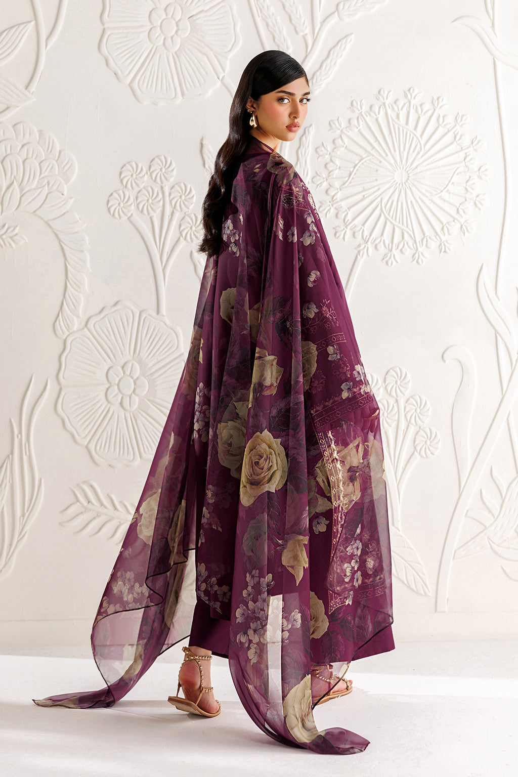 UE-691 Embroidered Lawn