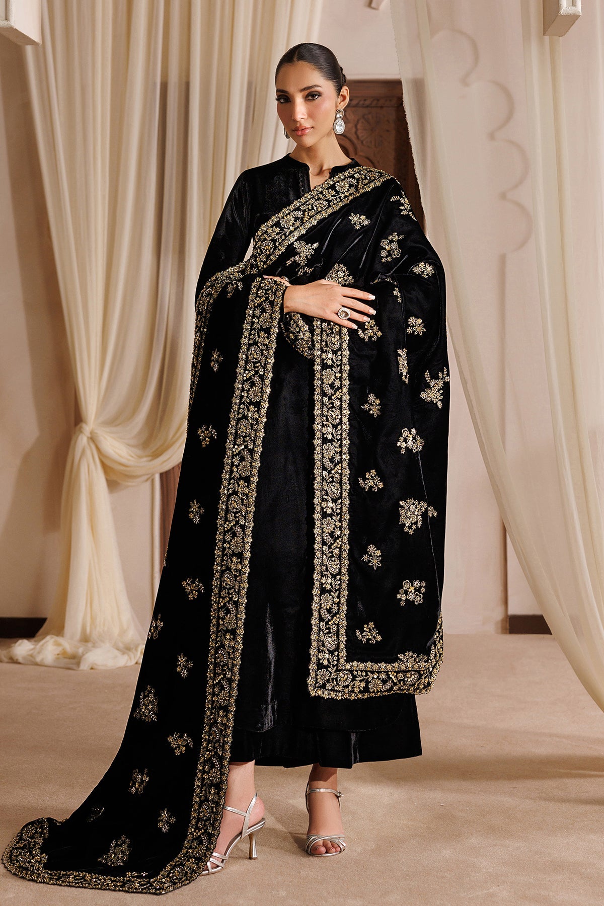 EMBROIDERED VELVET SHAWL VS-71