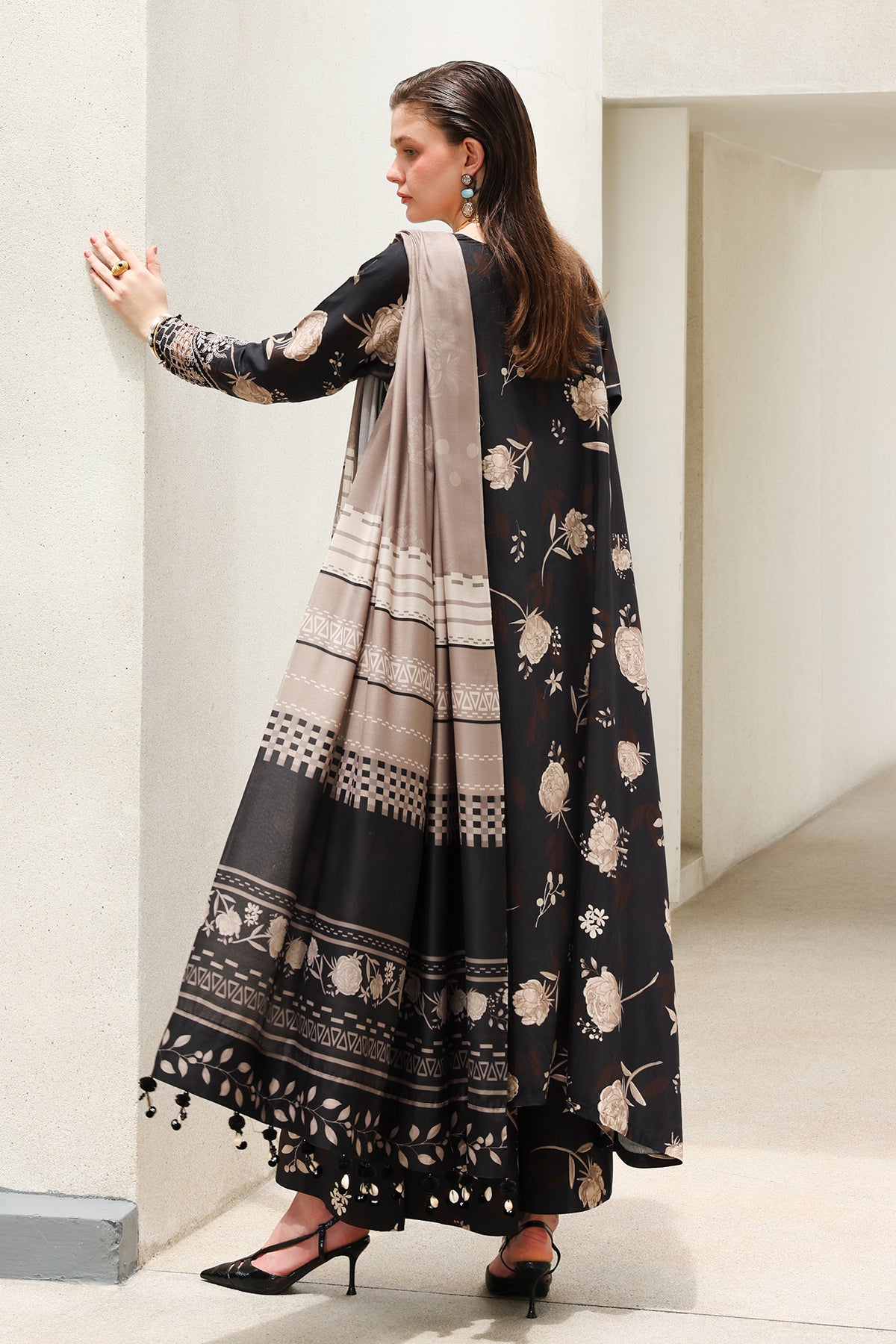 EMBROIDERED VISCOSE SILK UF-4625