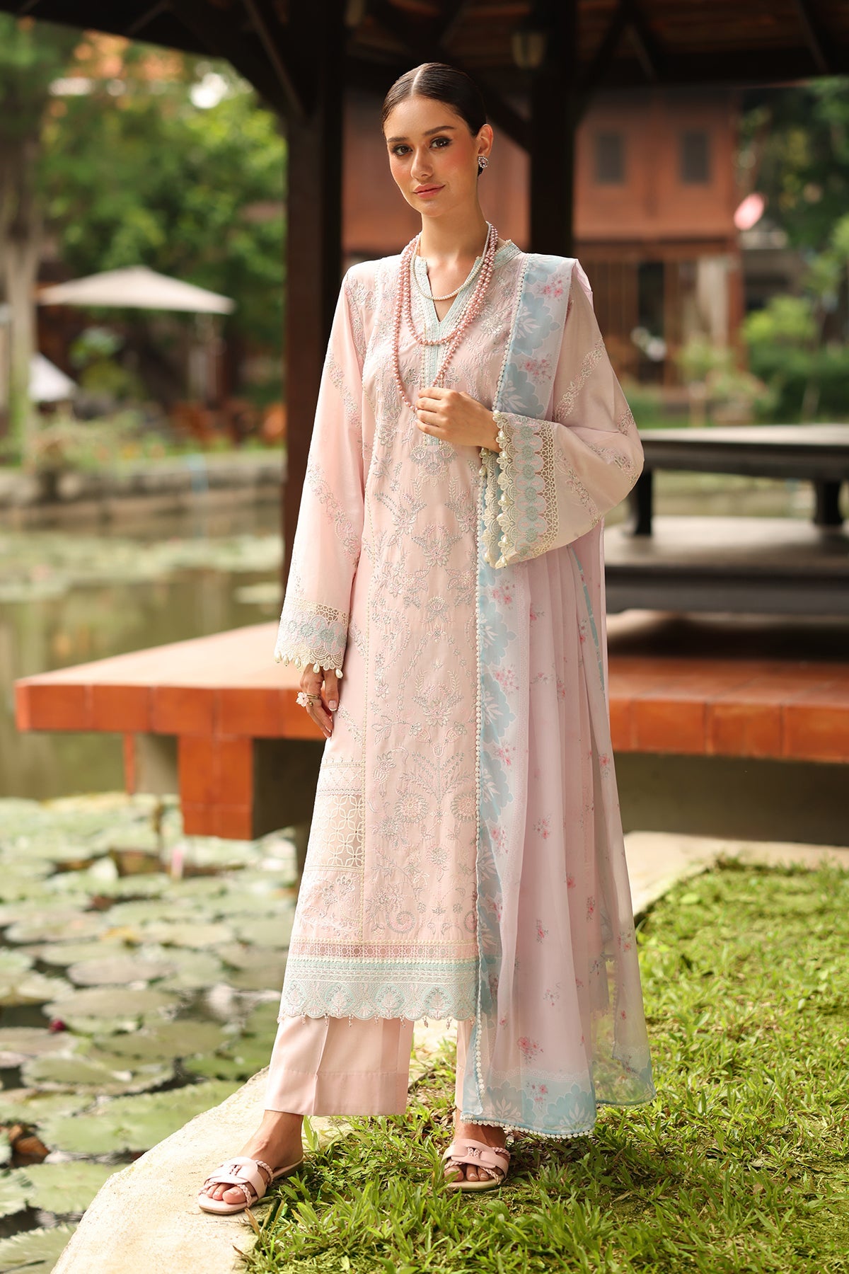 EMBROIDERED LAWN UF-4260