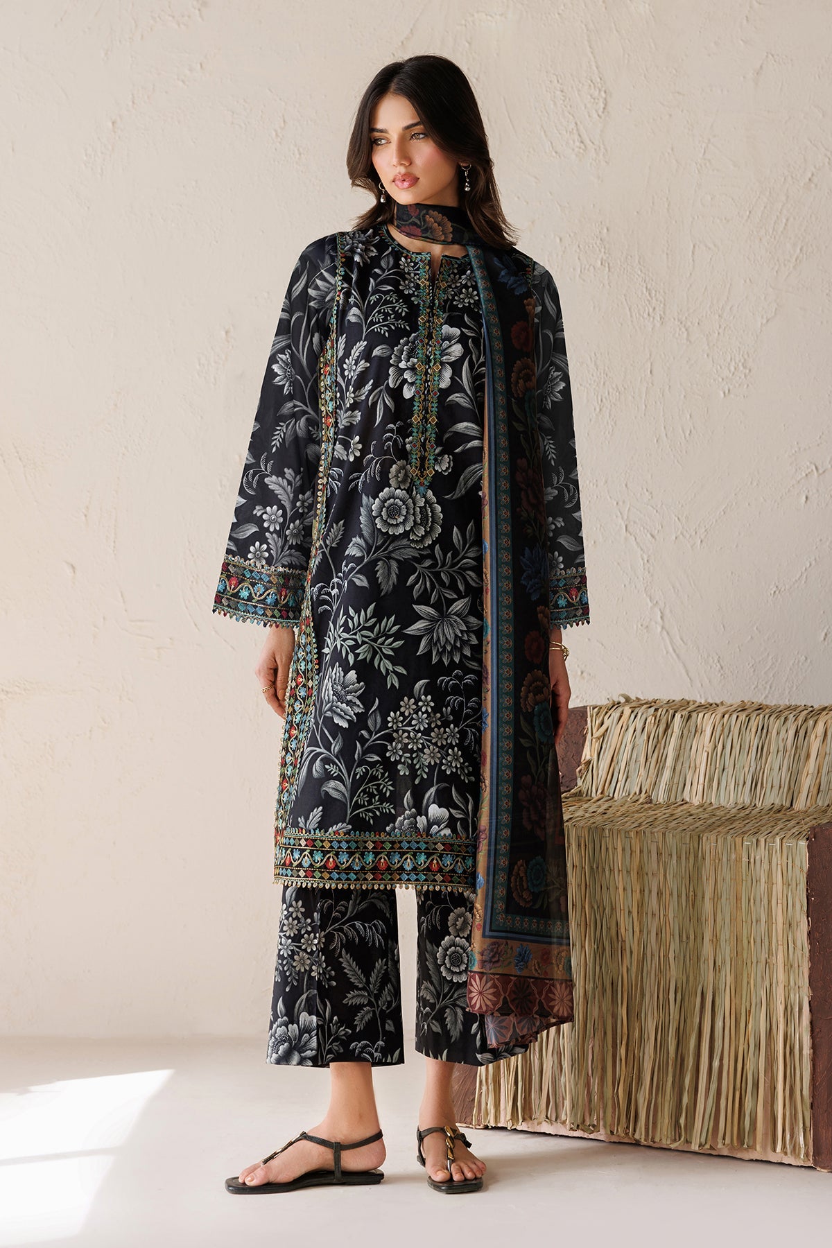 EMBROIDERED LAWN UF-4516