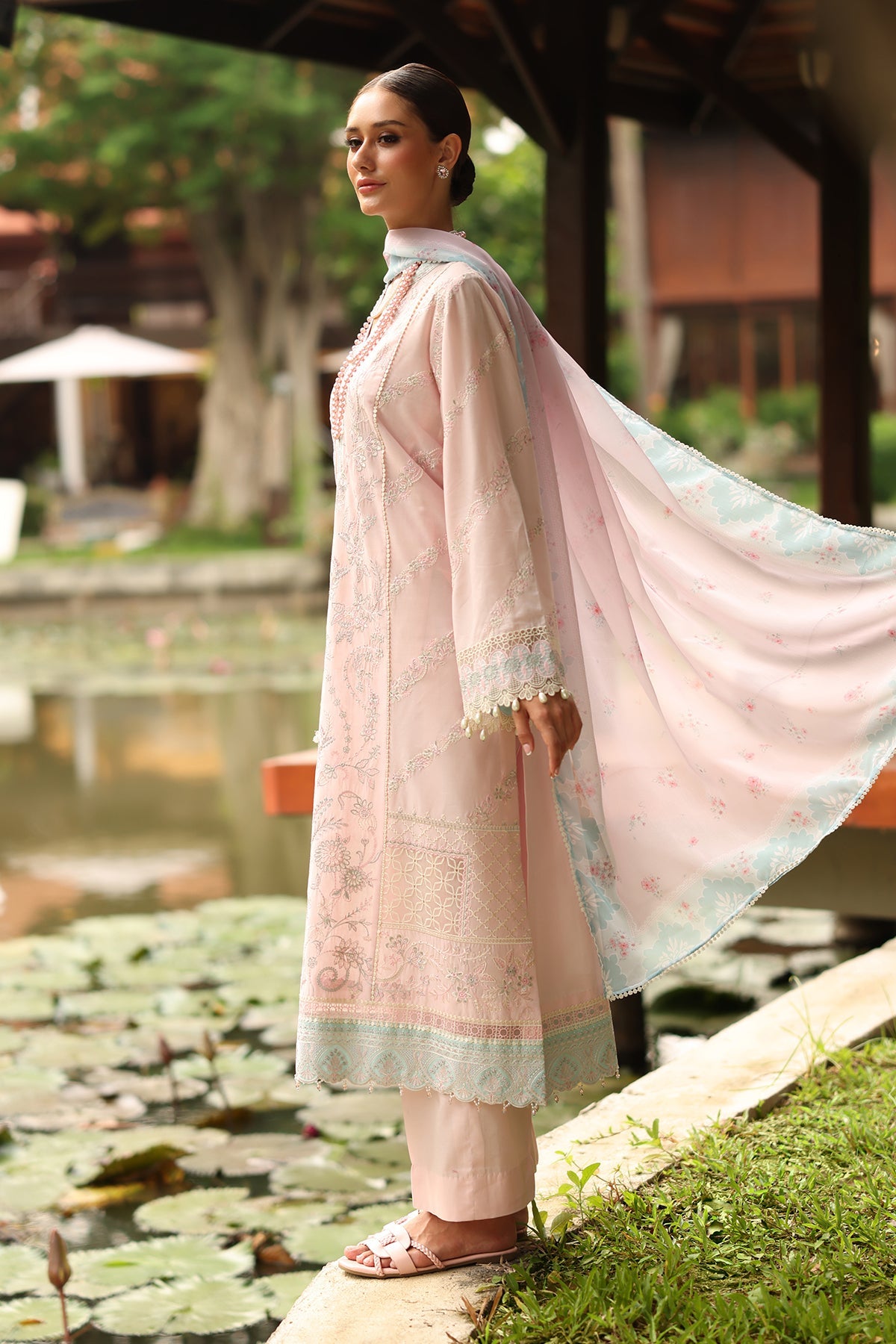 EMBROIDERED LAWN UF-4260