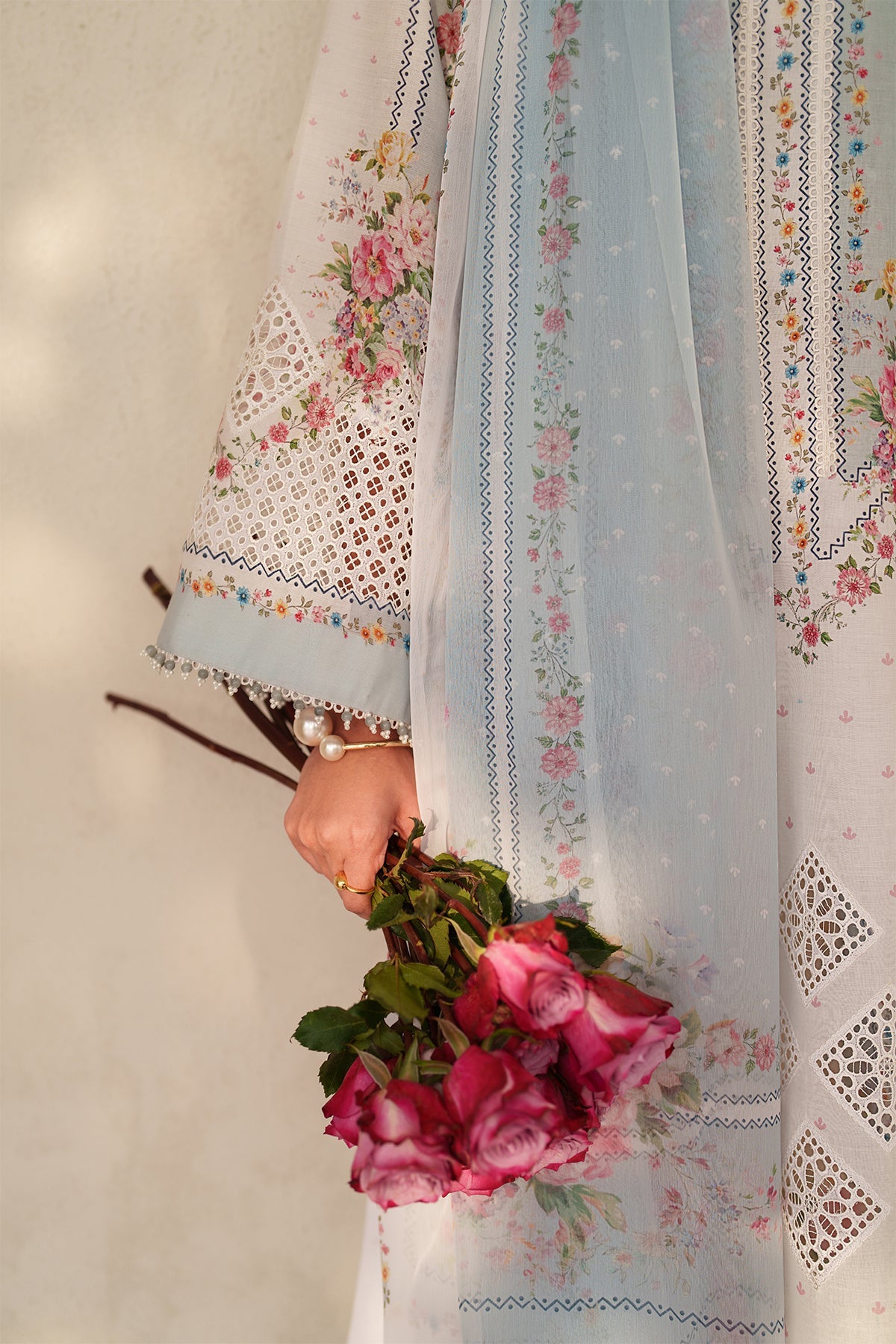 EMBROIDERED LAWN UF-4402