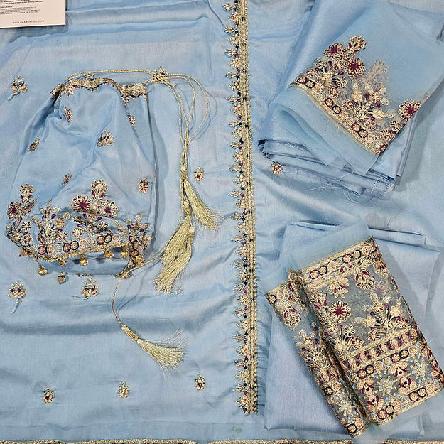 Emaan Adeel – Esra Style