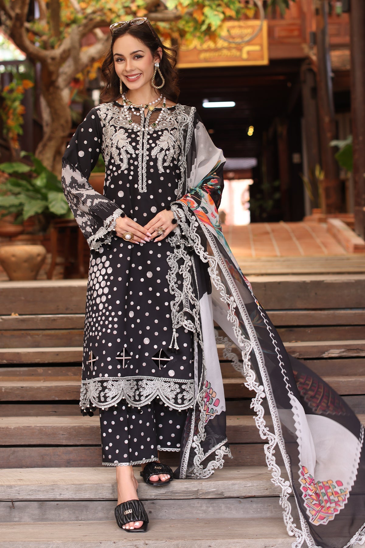 3-PC Unstitched Embroidered Lawn Collection AN5-09