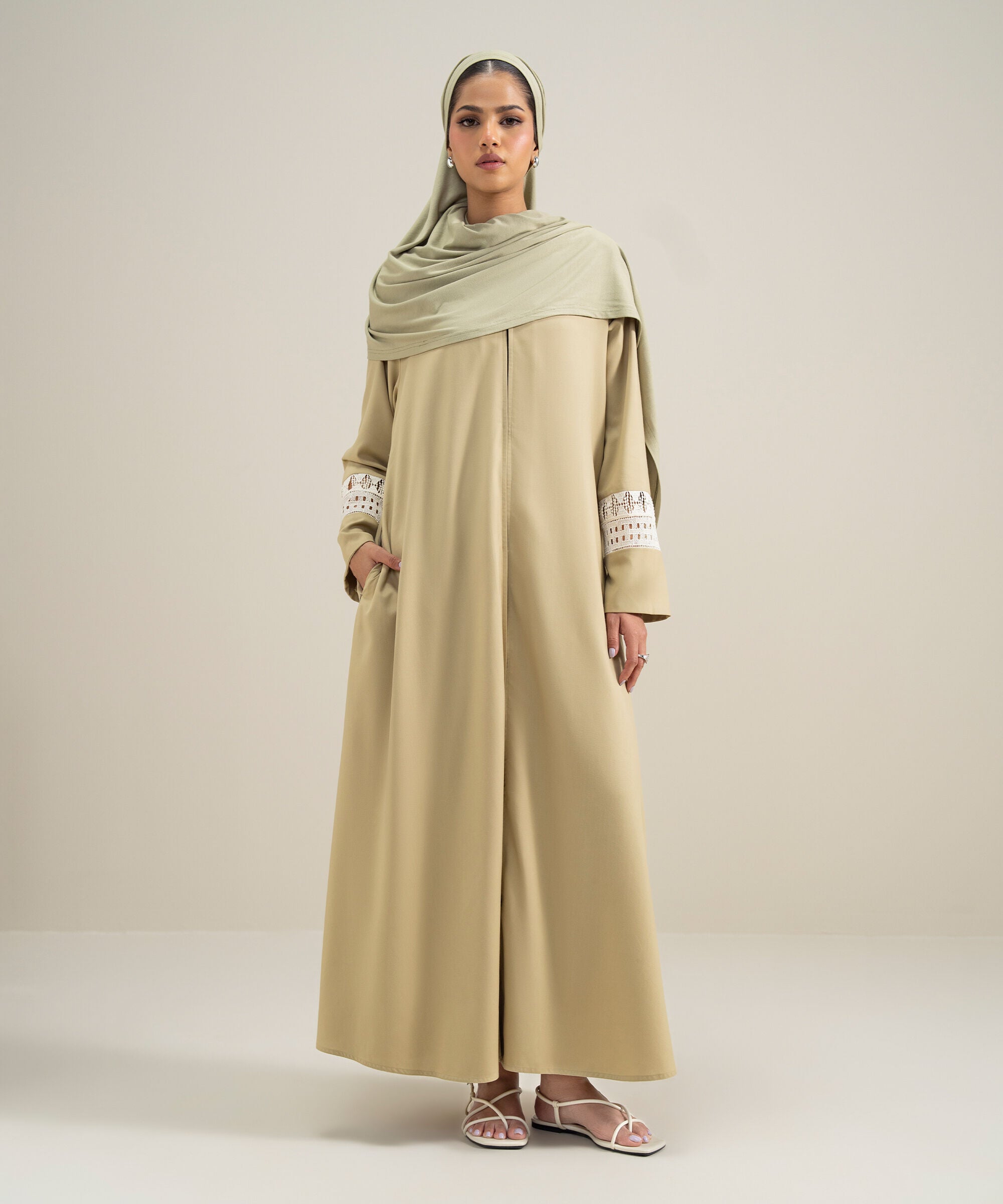 Women's Polyester Green Lace Trim Abbaya