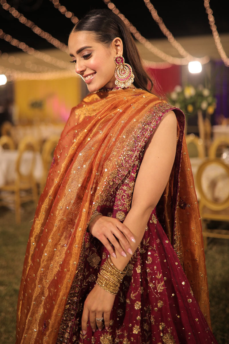 IQRA AZIZ IN ZEB
