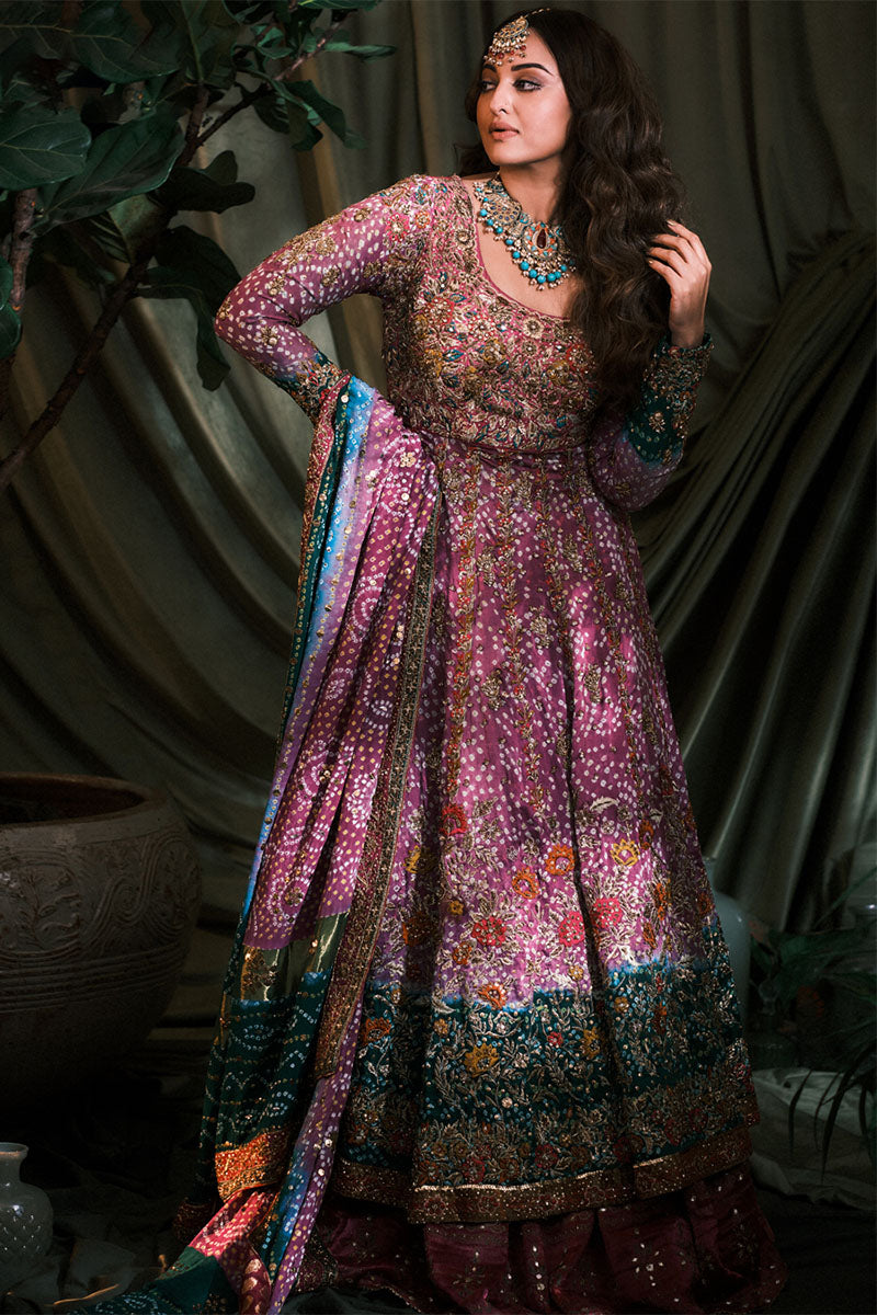 Sonakshi Sinha in Saman