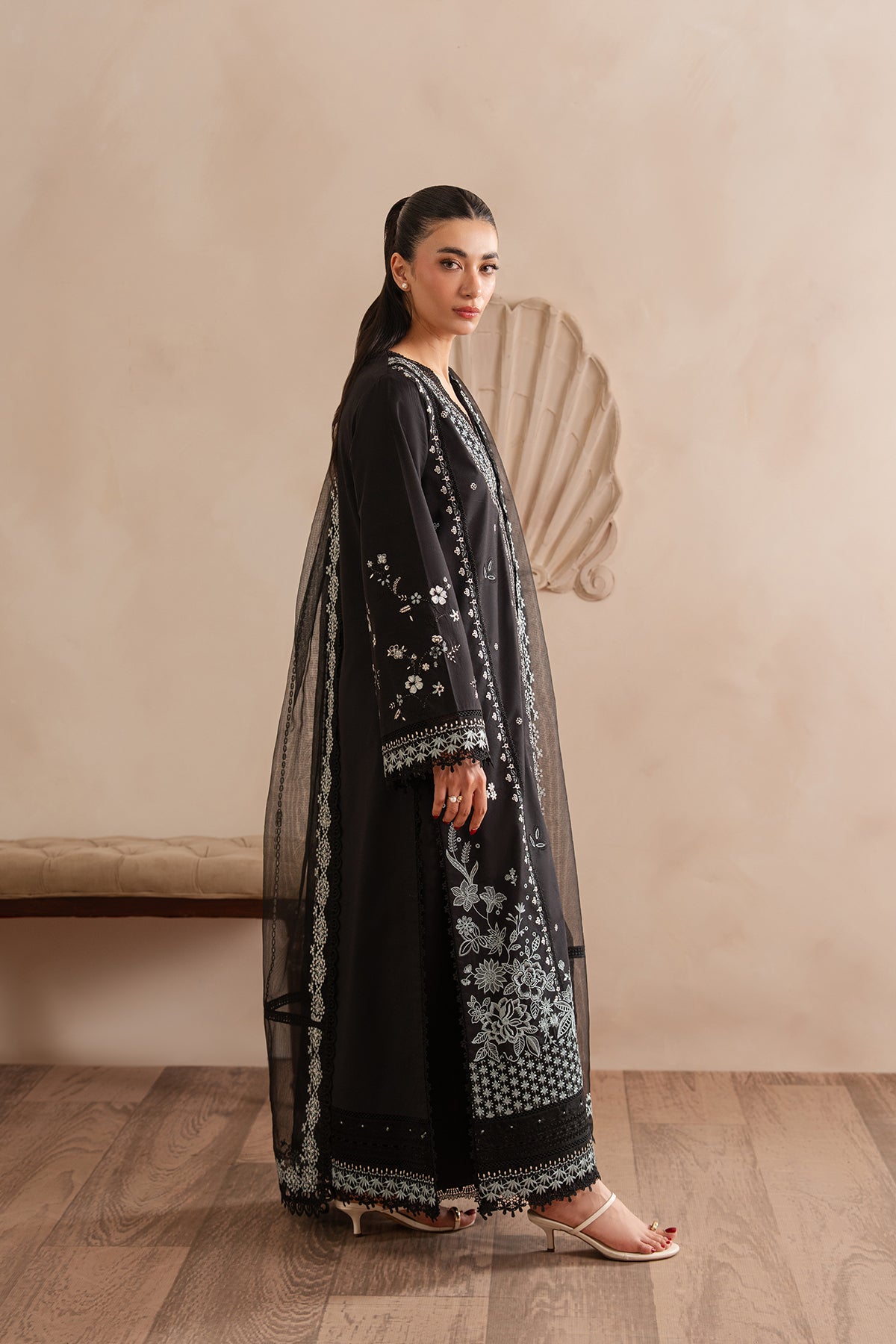 https://cdn.shopify.com/s/files/1/0052/2030/2897/files/AKS03037_20e55db9-5977-464e-9c40-d2f677daf50d.jpg?v=1781609588